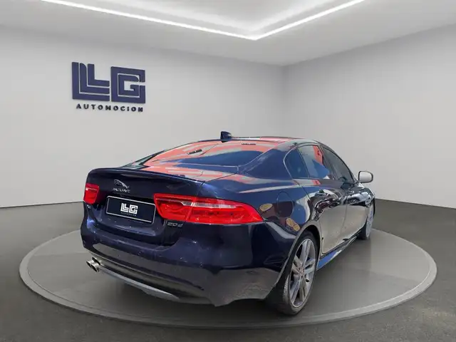 Jaguar Xe view 8