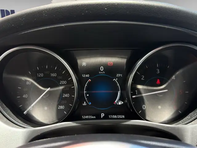 Jaguar Xe view 9