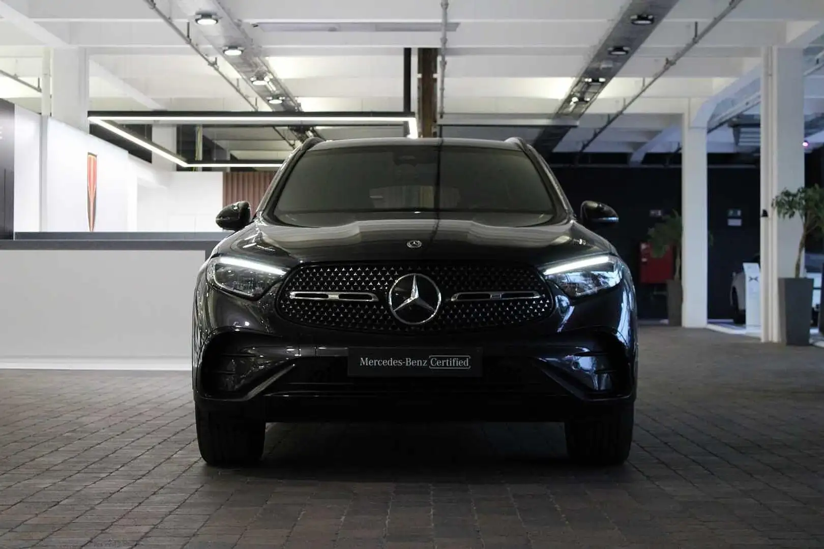 Mercedes-Benz GLC 300 DE 4MATIC AMG LINE | Memory Zetels | Verwarmde Zet Grijs - 2