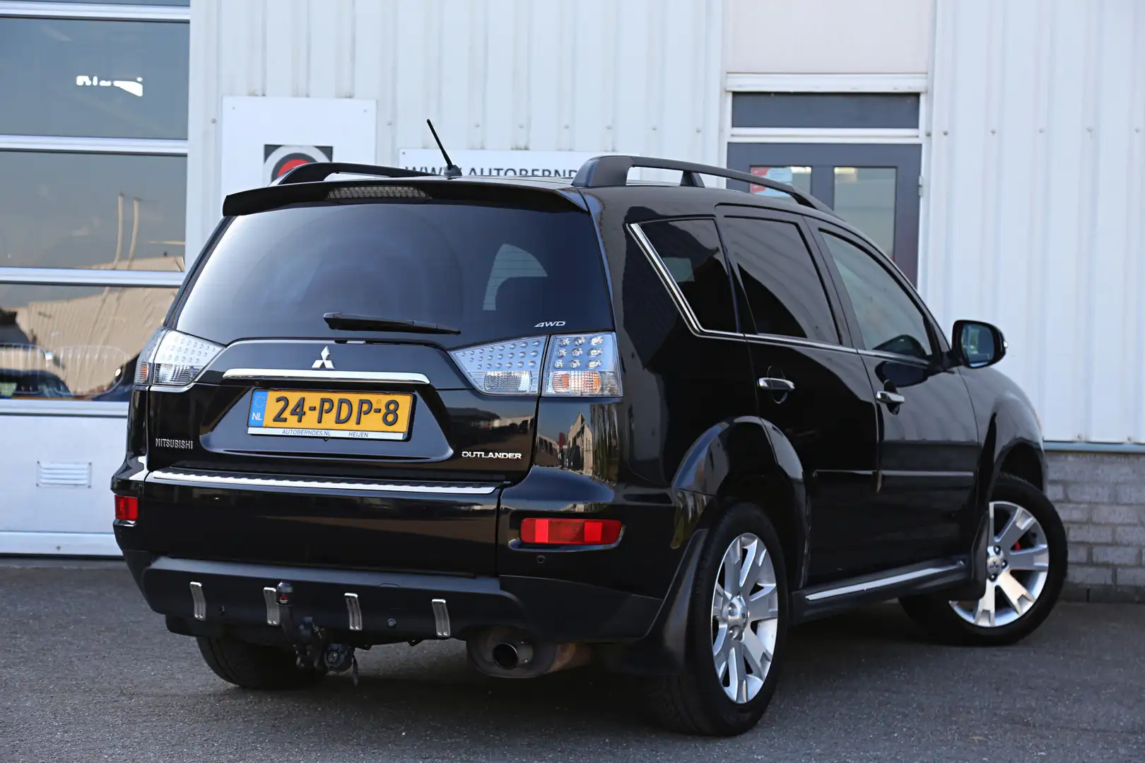 Mitsubishi Outlander 2.4 170PK 4WD Instyle Automaat 7P.*Perfect Dealer Zwart - 2