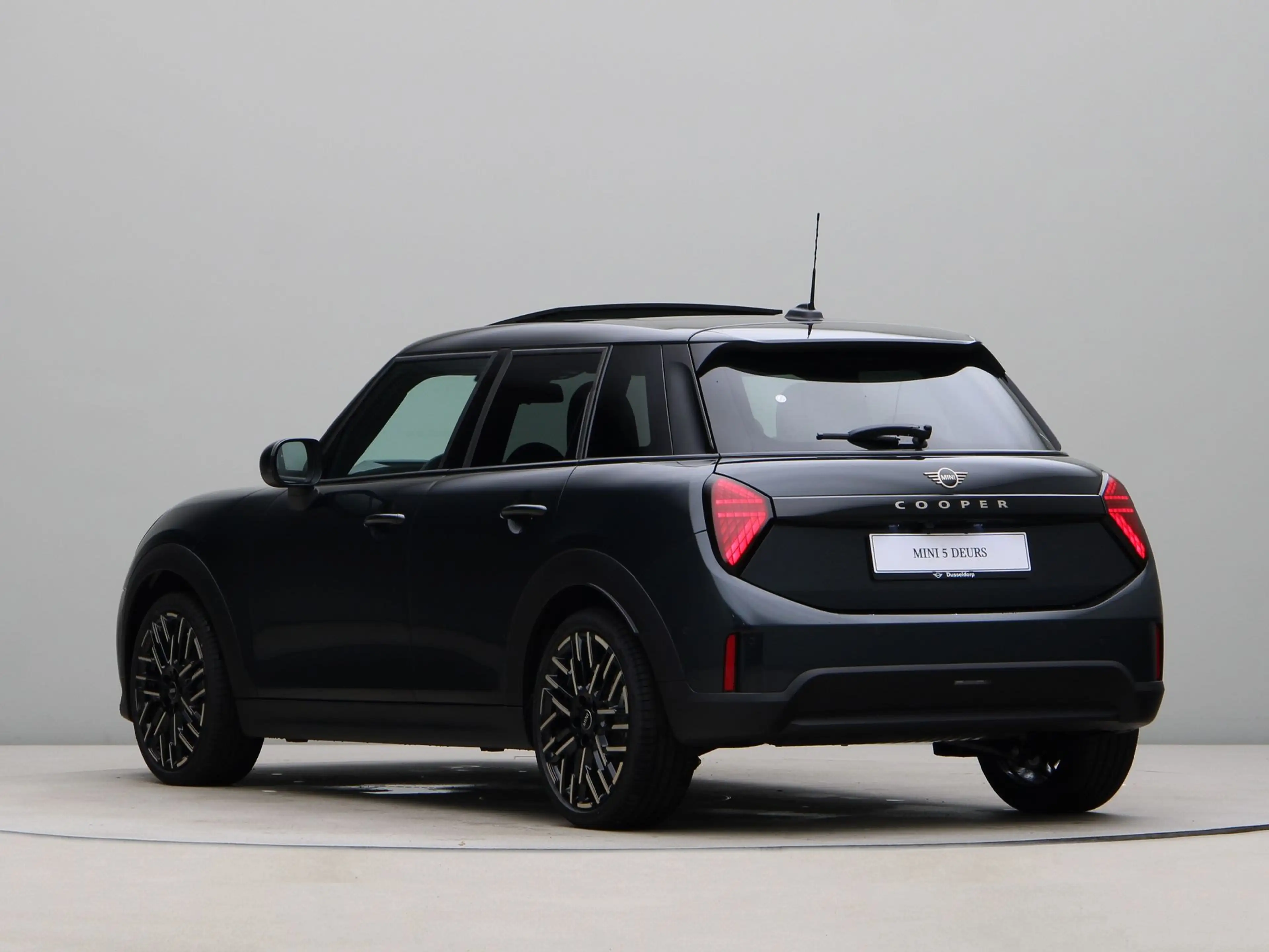 MINI Cooper C 5-deurs Favoured Pakket S PRIVATE LEASE EUR 581,- — photo 11