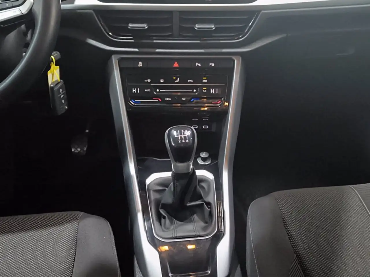 Volkswagen T-Roc 1.0 tsi life 110cv 17