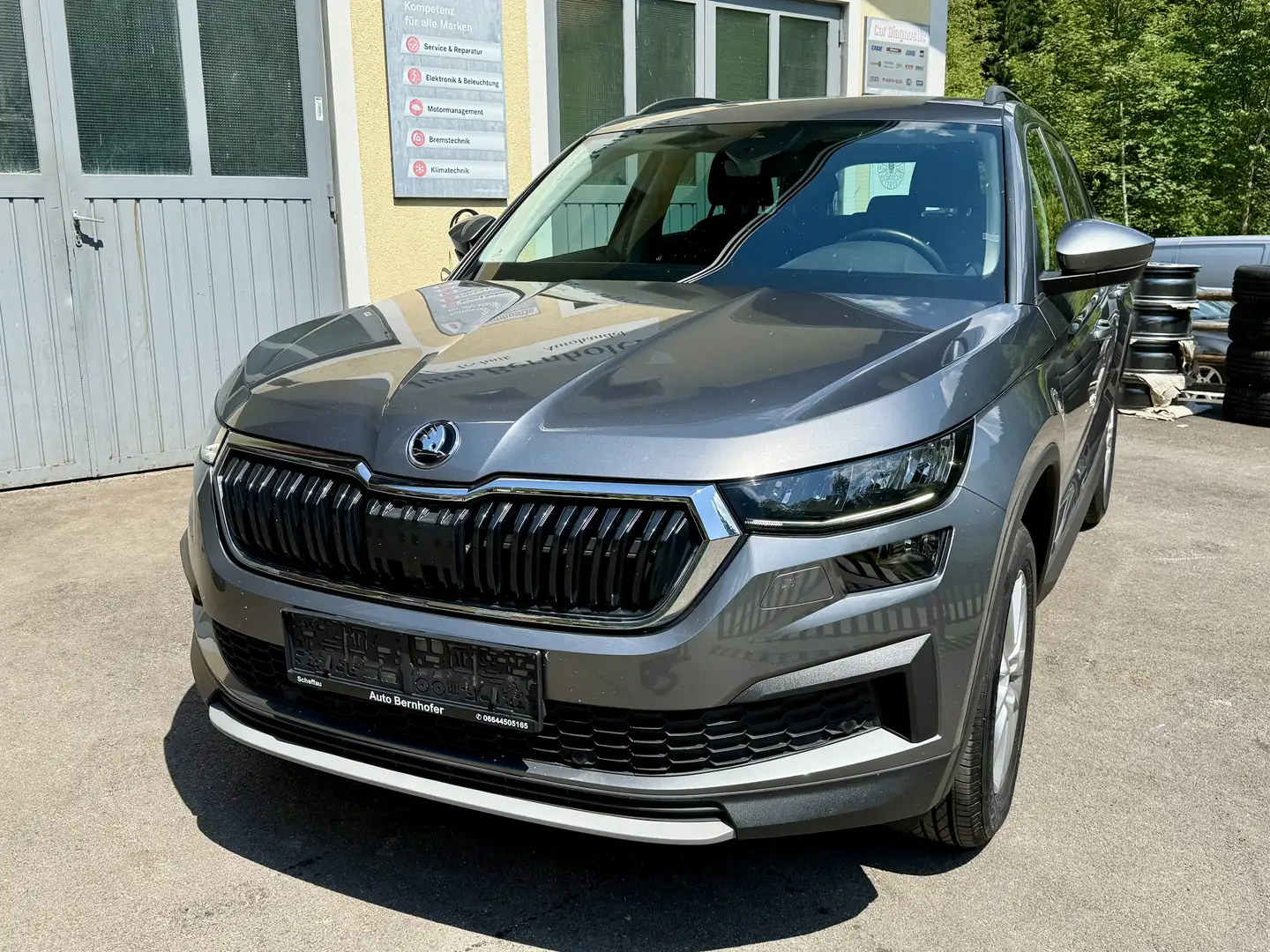 Skoda Kodiaq Ambition 7 Sitzer Kamera PDC MFL Tempom. Grau - 2