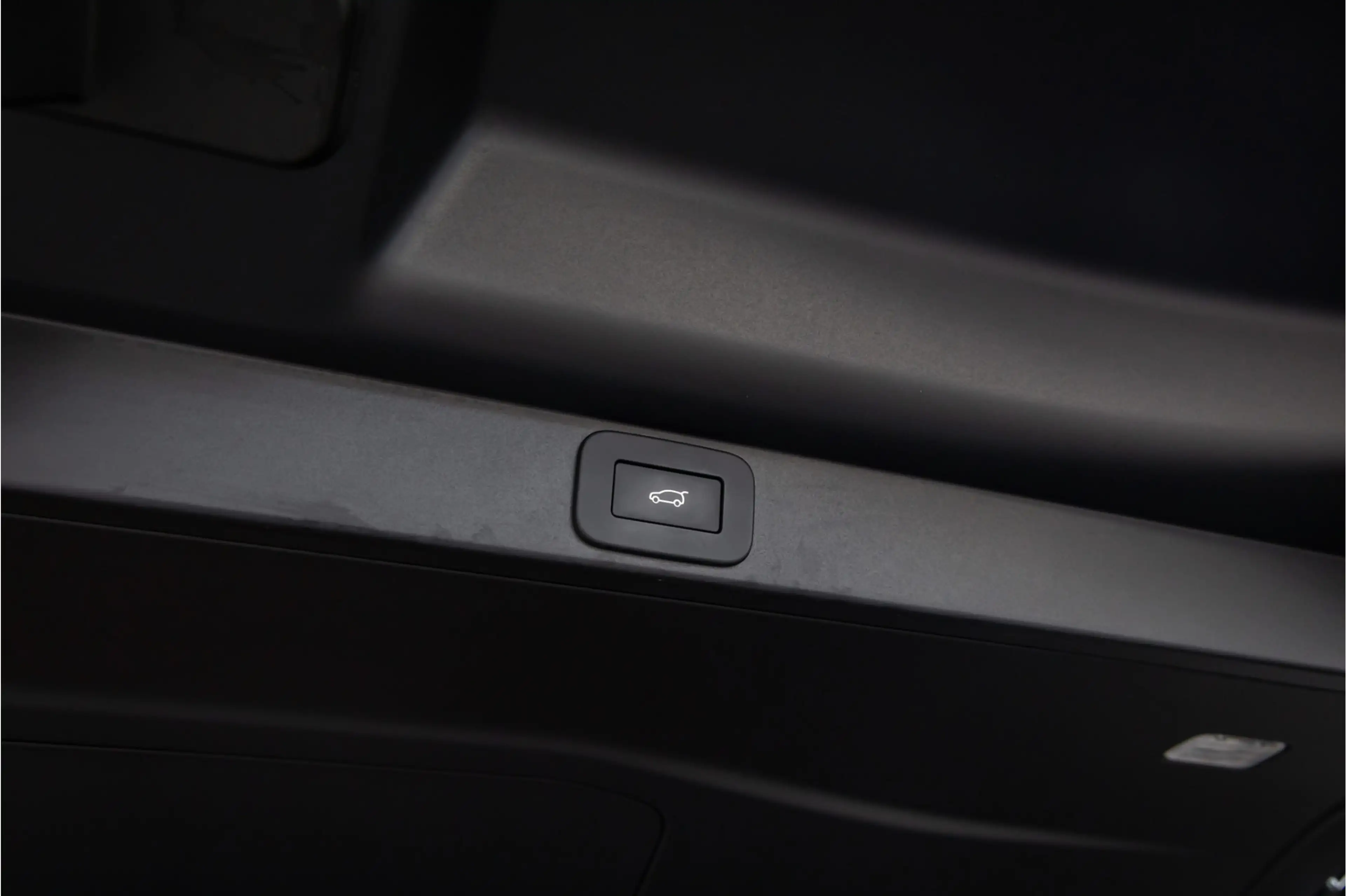 Land Rover Range Rover 3.0 P550e HSE PHEV 23'' - Carpathian Grey — photo 35