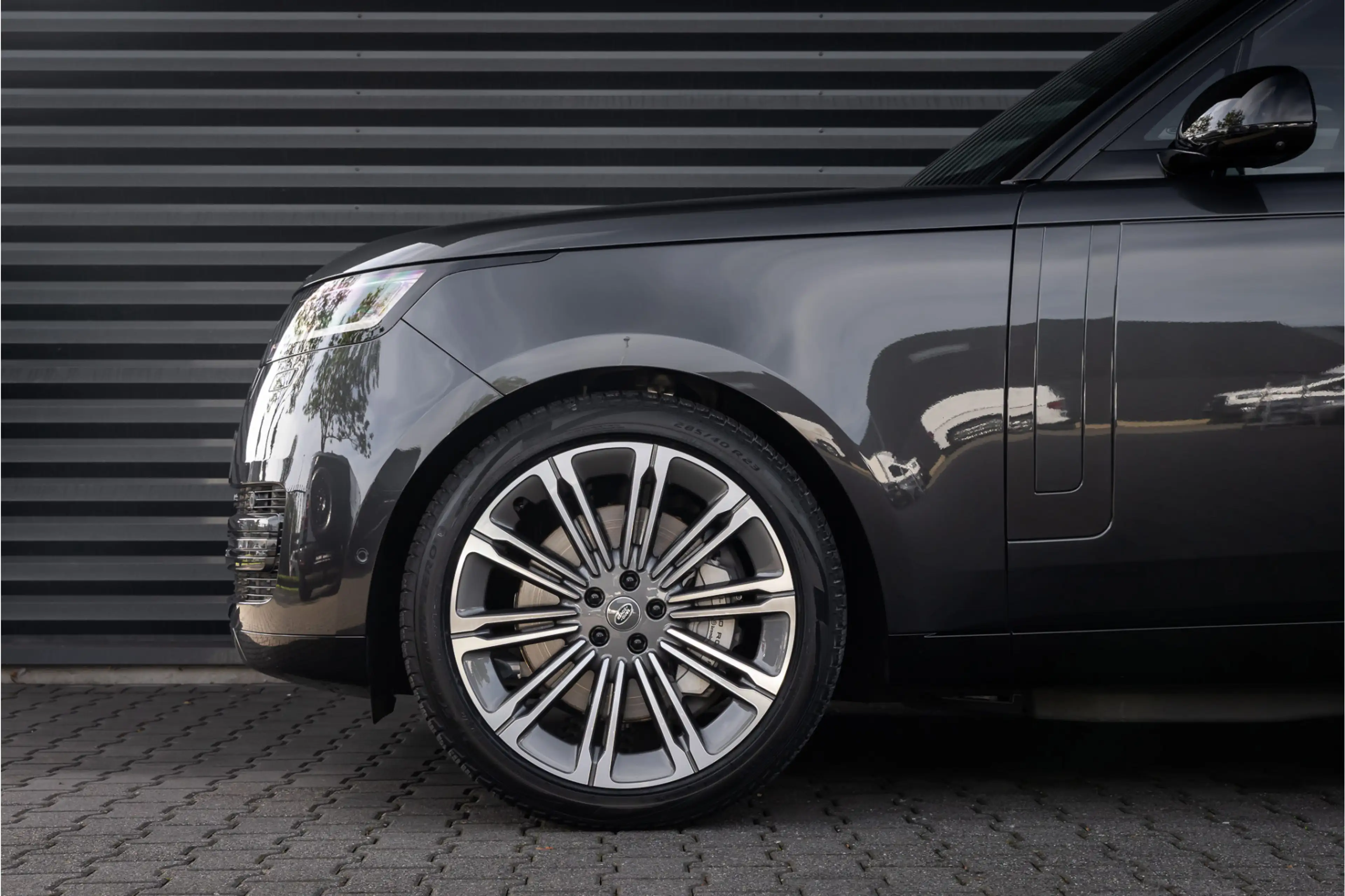 Land Rover Range Rover 3.0 P550e HSE PHEV 23'' - Carpathian Grey — photo 11