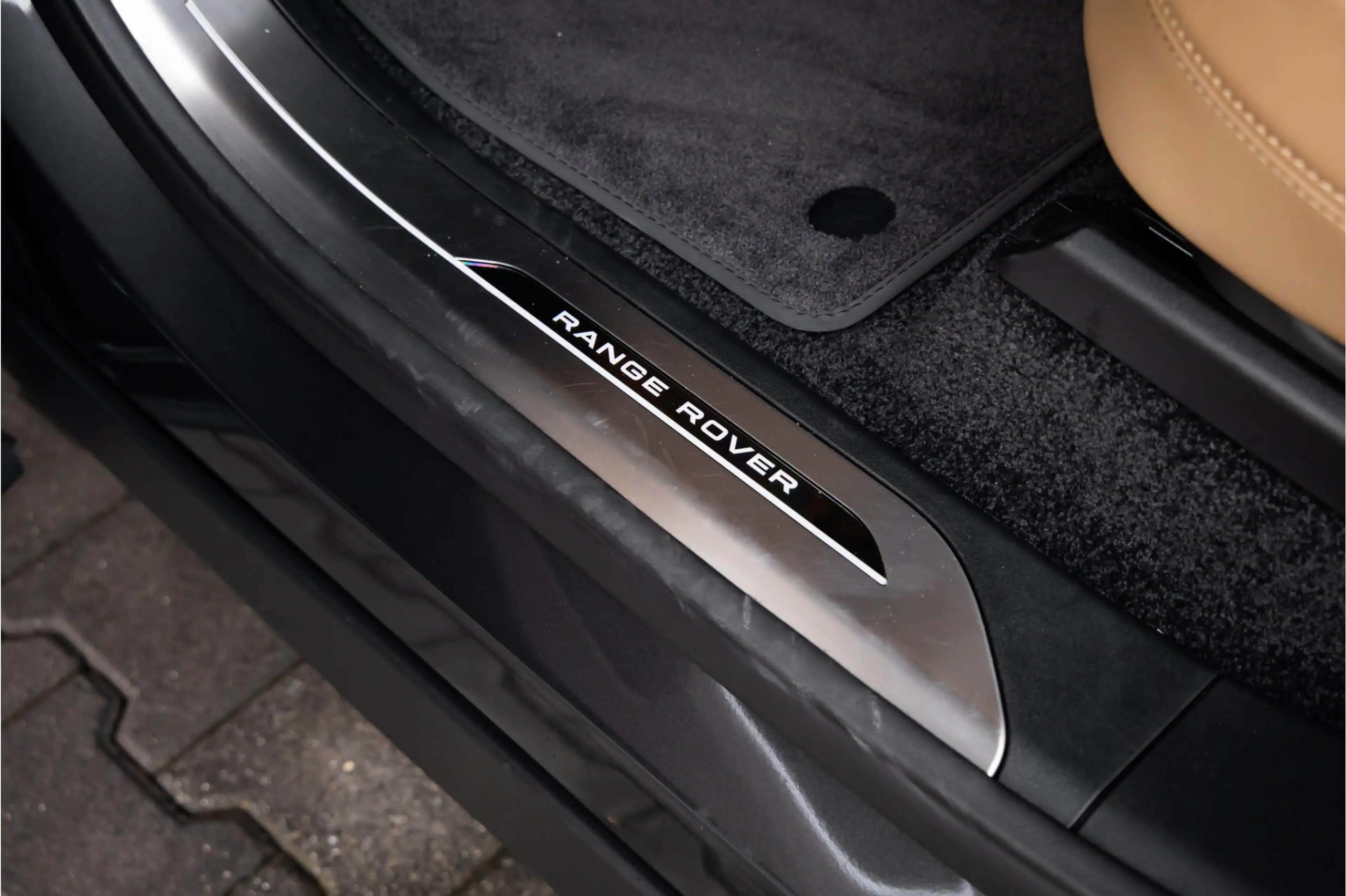 Land Rover Range Rover 3.0 P550e HSE PHEV 23'' - Carpathian Grey — photo 36