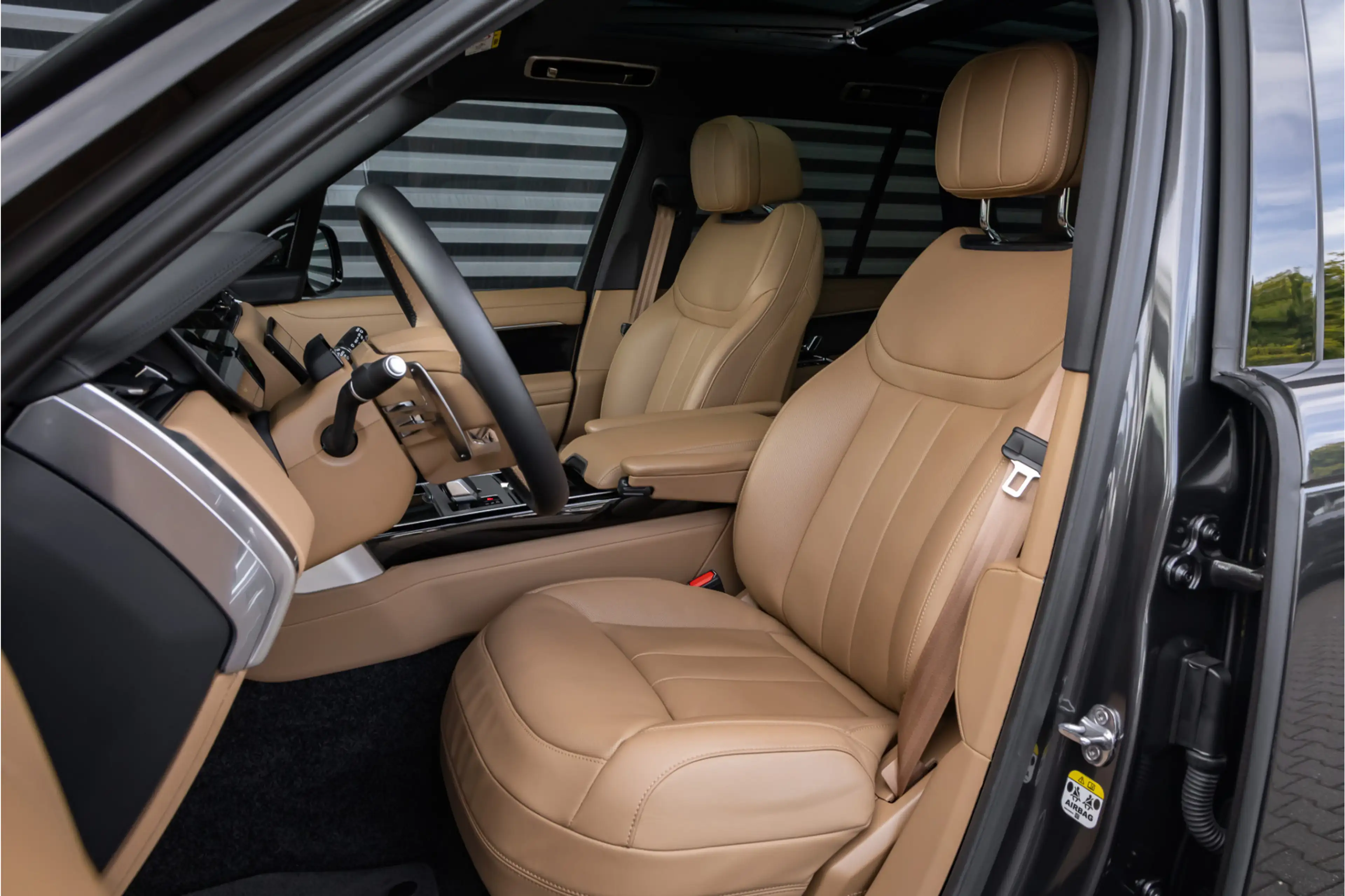 Land Rover Range Rover 3.0 P550e HSE PHEV 23'' - Carpathian Grey — photo 5