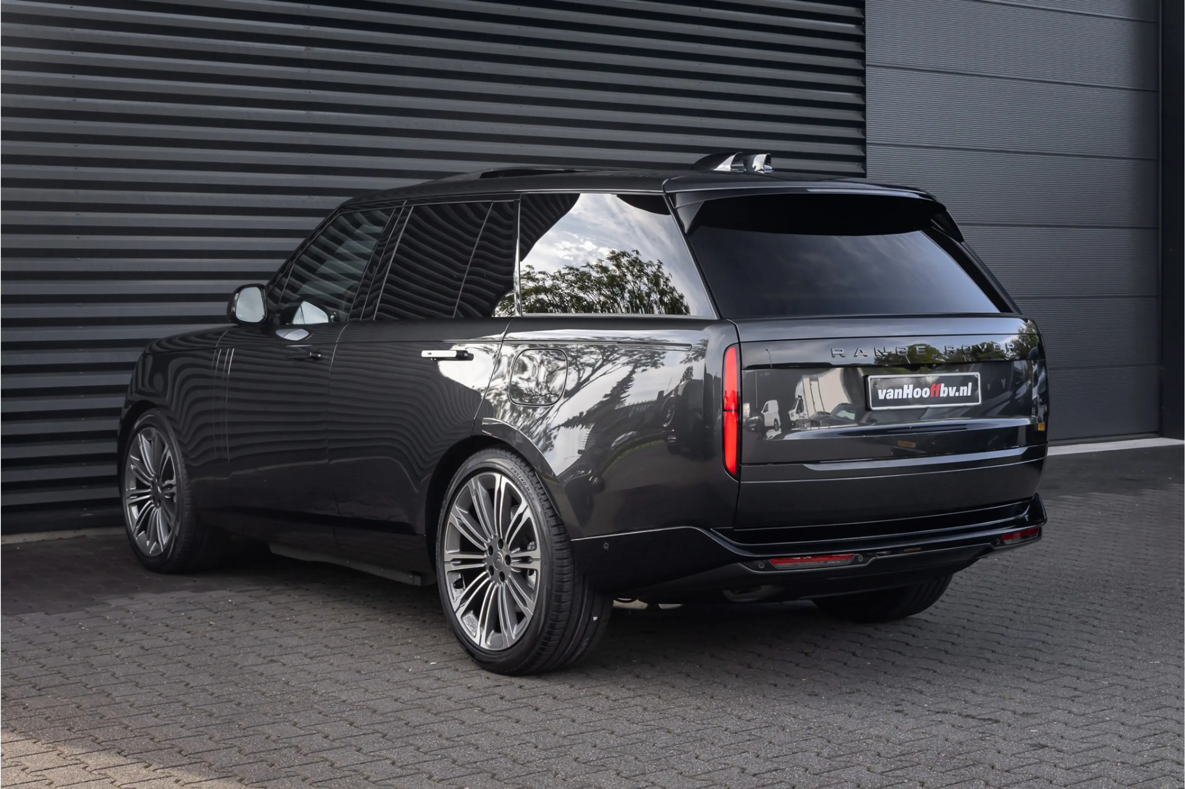Land Rover Range Rover 3.0 P550e HSE PHEV 23'' - Carpathian Grey — photo 3