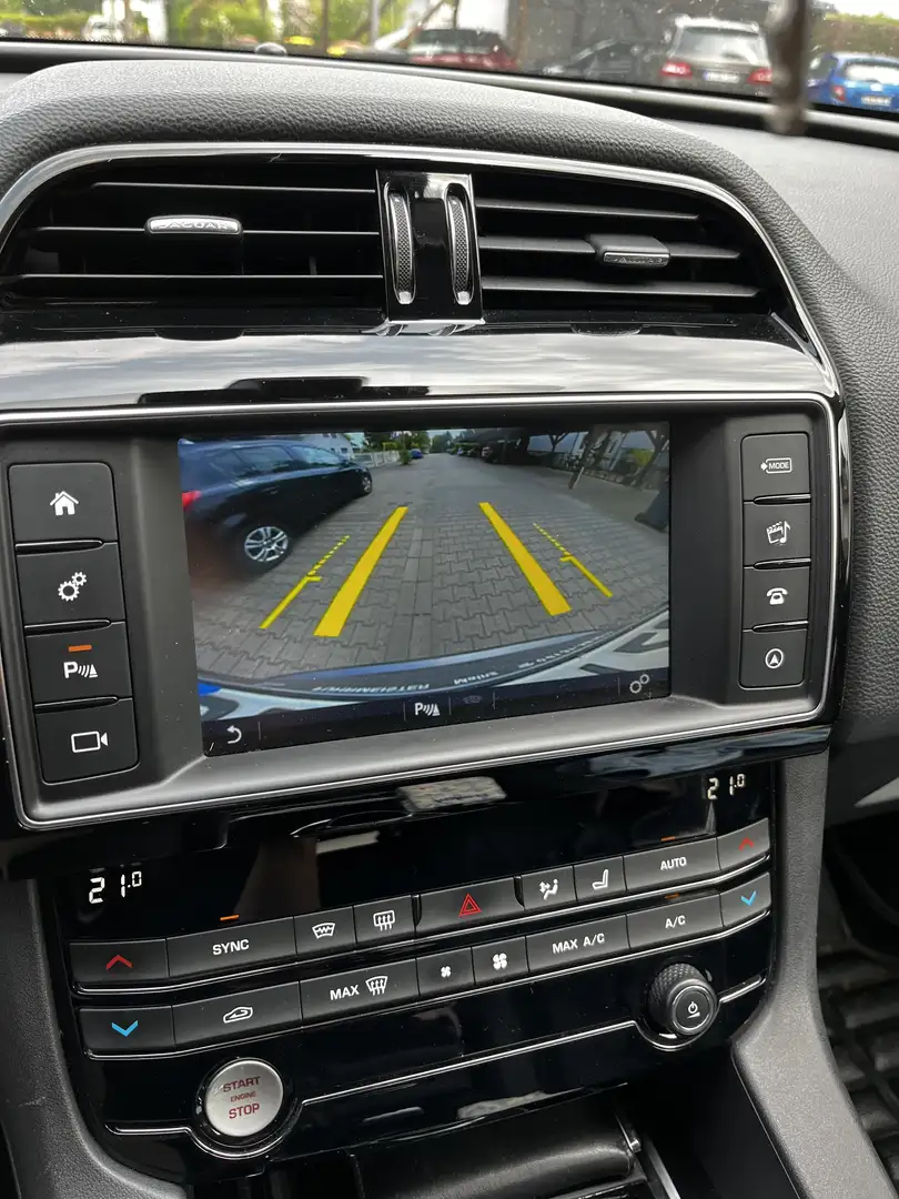 Jaguar F-Pace 25d AWD Aut. Prestige - 2