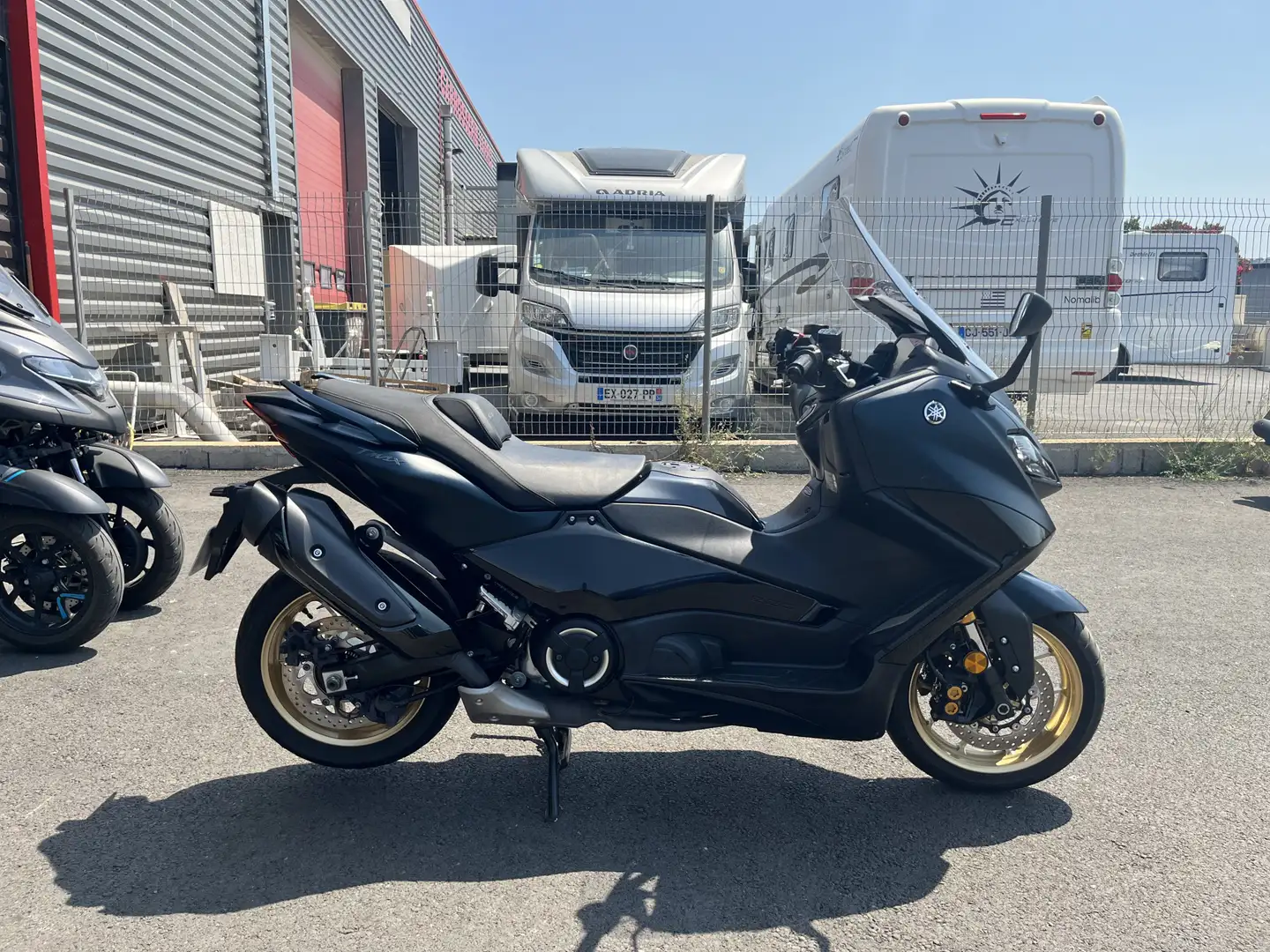 Yamaha TMAX 560 Bleu - 1