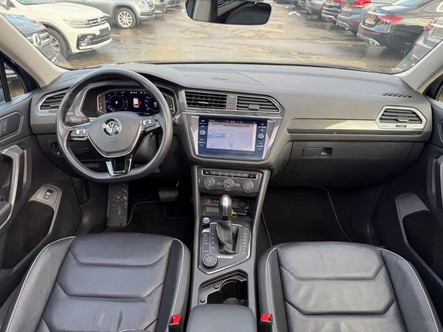 Volkswagen Tiguan Allspace Highline 4Motion*R-Line+Pano+AHK Grau - 2