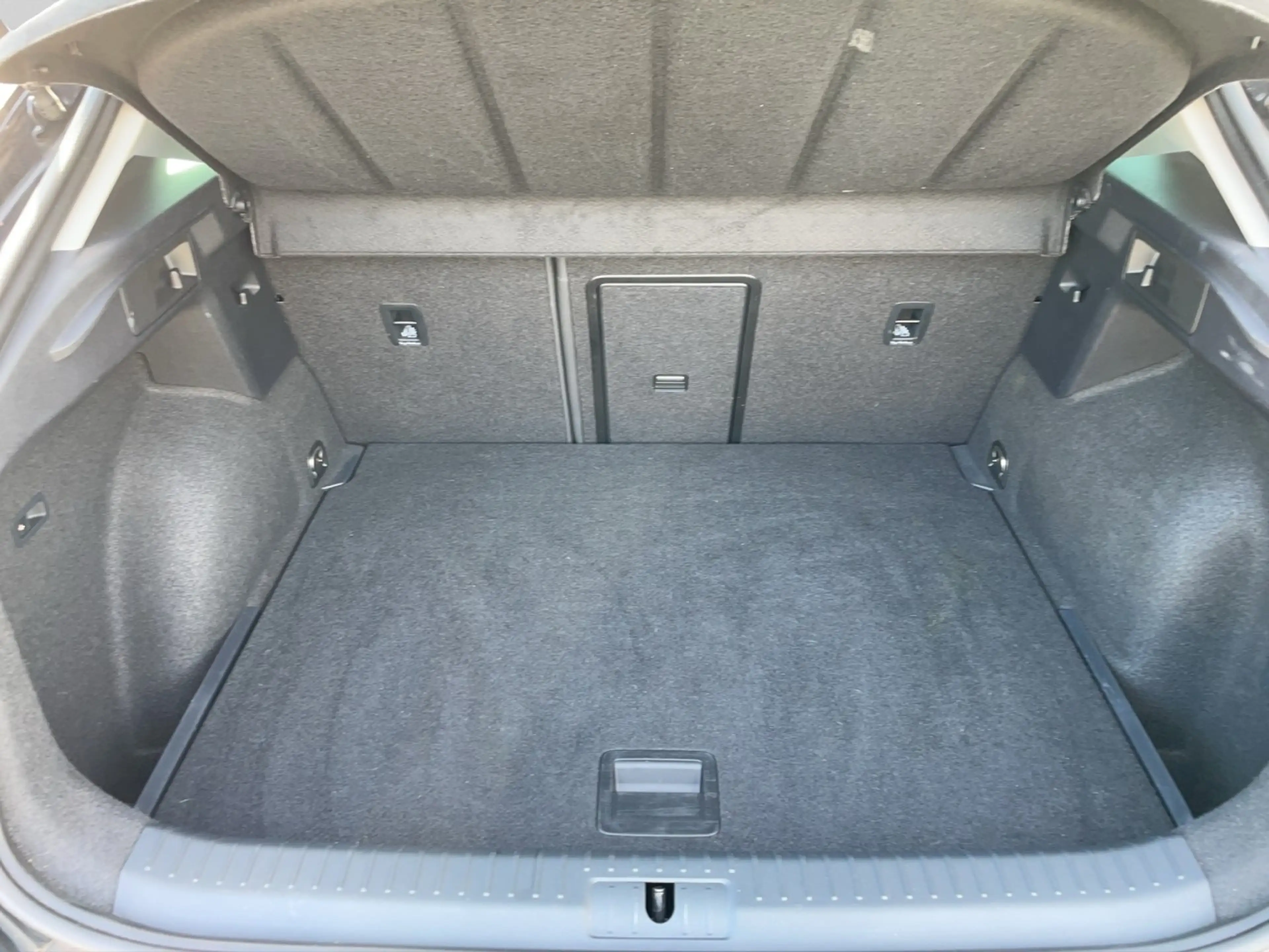 CUPRA Formentor TSI DSG 5JGar Navi AHK Kamera SHZ ACC — photo 10