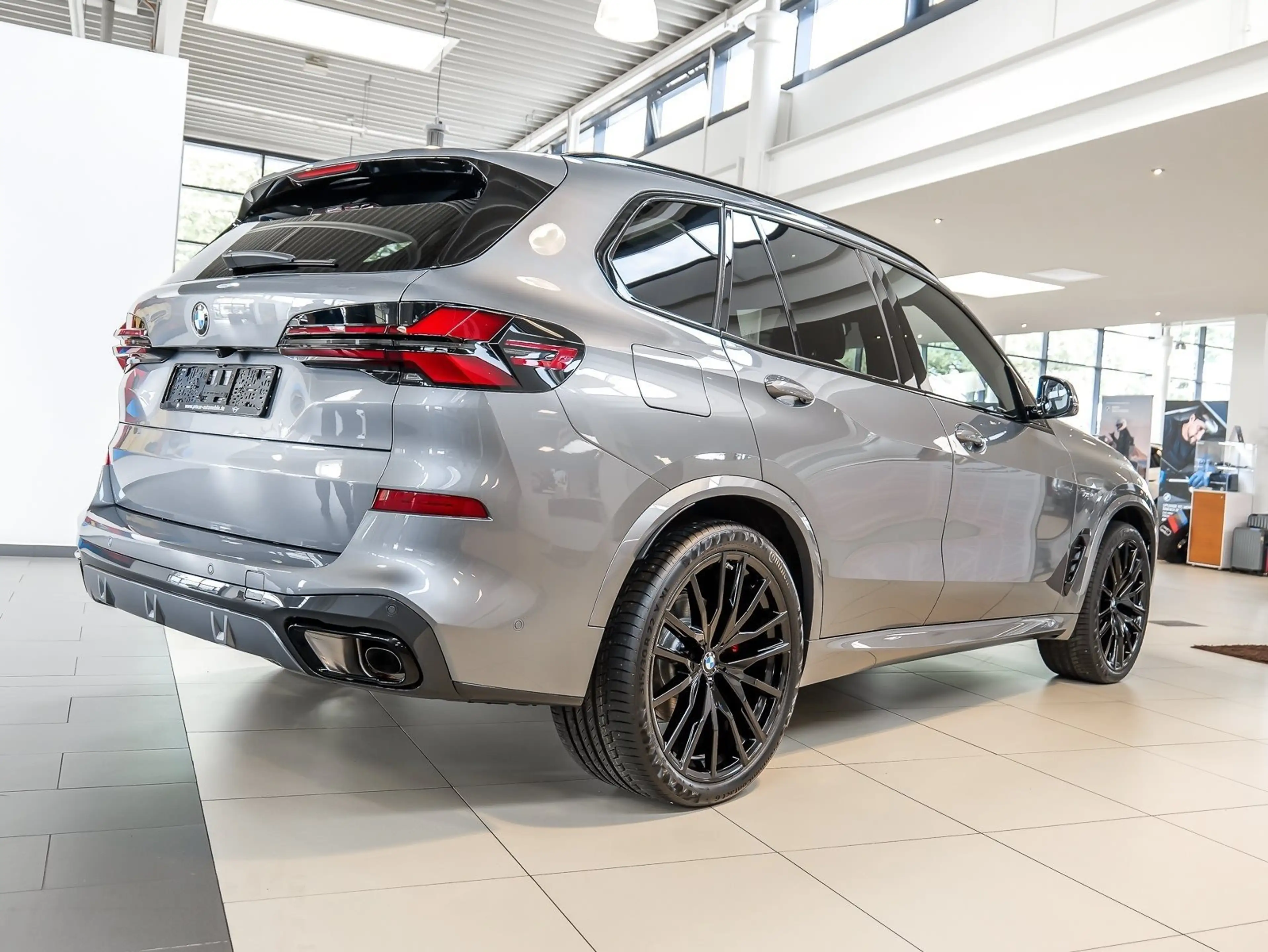 BMW X5 xDrive40d M Sport Pro 7-Sitzer+HUD+PANO+ACC+AHK+H — photo 2