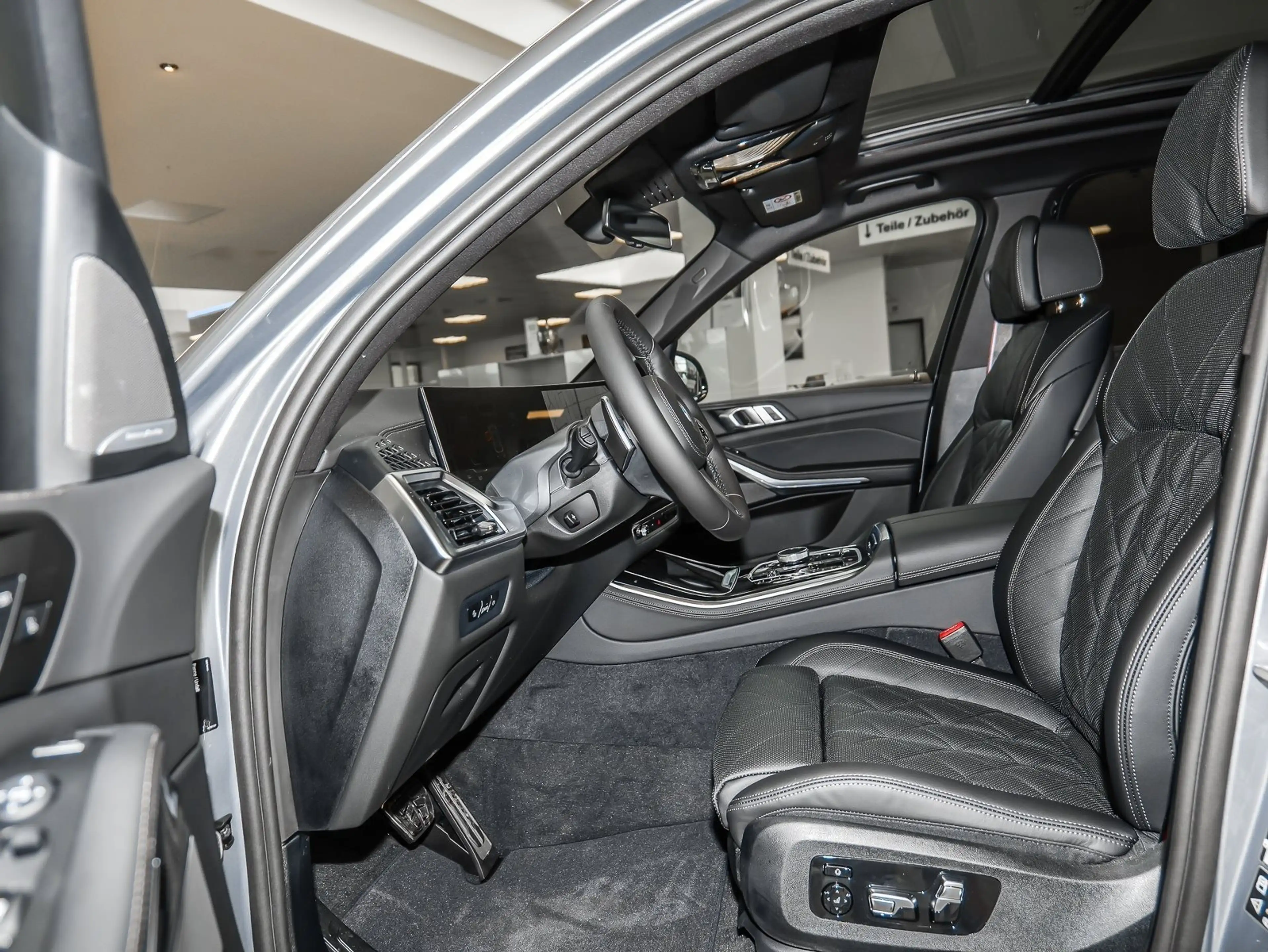 BMW X5 xDrive40d M Sport Pro 7-Sitzer+HUD+PANO+ACC+AHK+H — photo 7