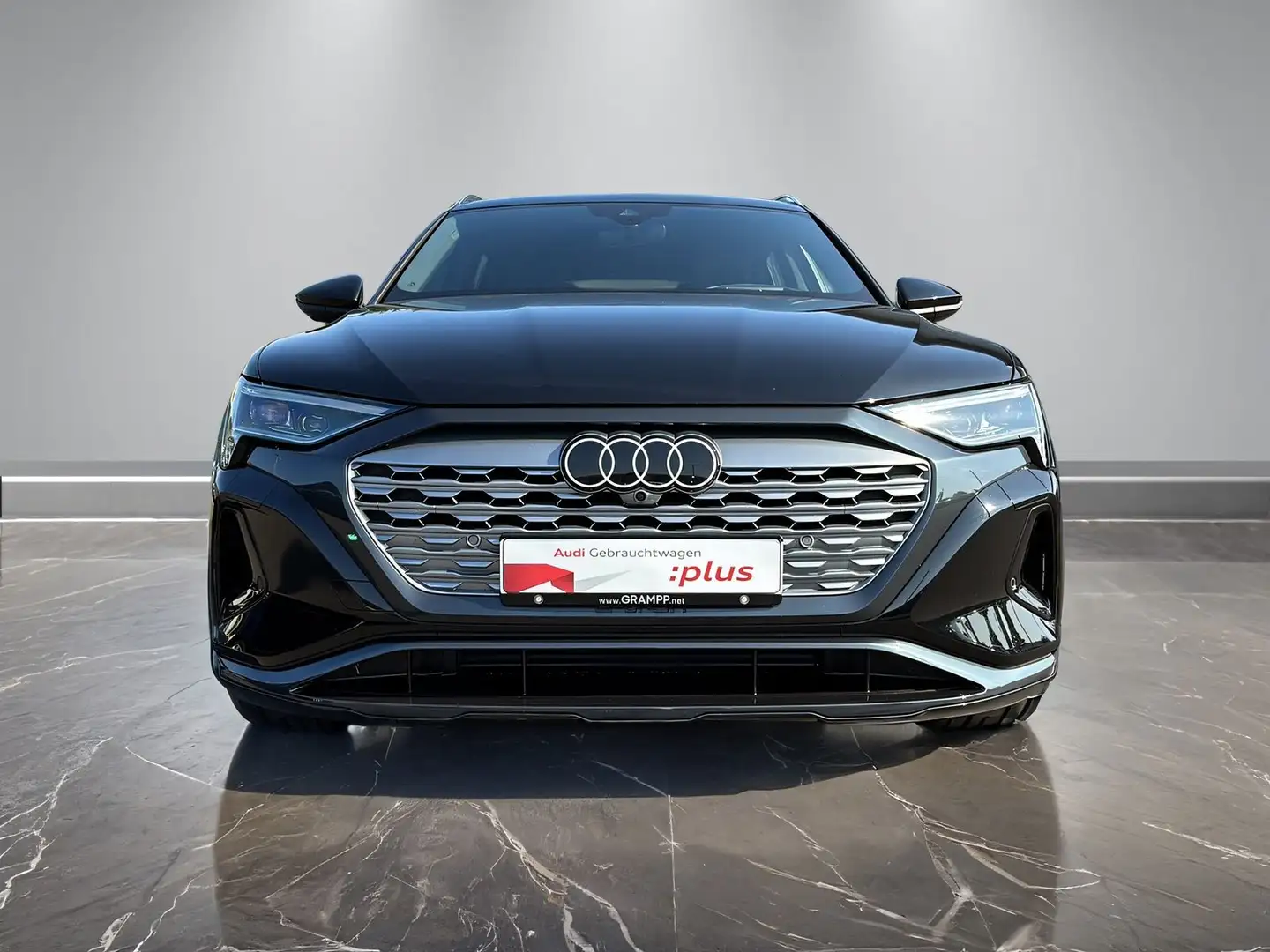 Audi Q8 e-tron 55 Advanced +ADAPAIR+MEMORY+HUD+MATRIX Schwarz - 2