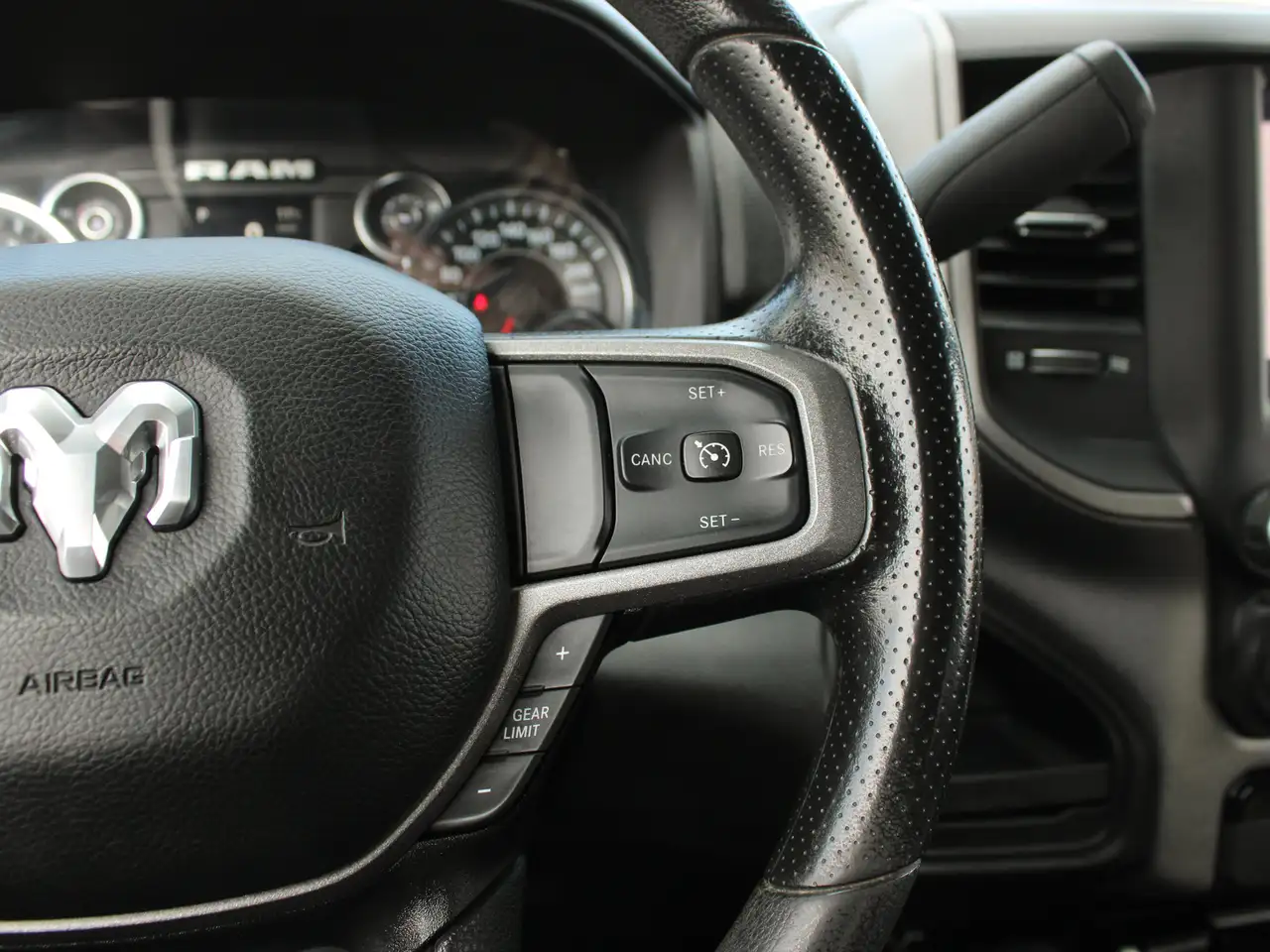 RAM 3500 снимка RAM 3500
