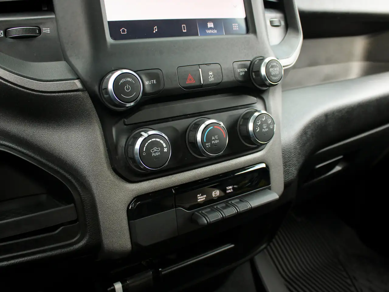 RAM 3500 снимка RAM 3500