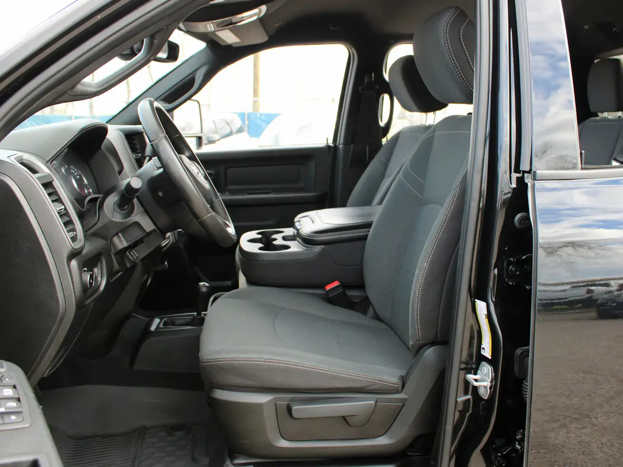 RAM 3500 снимка RAM 3500