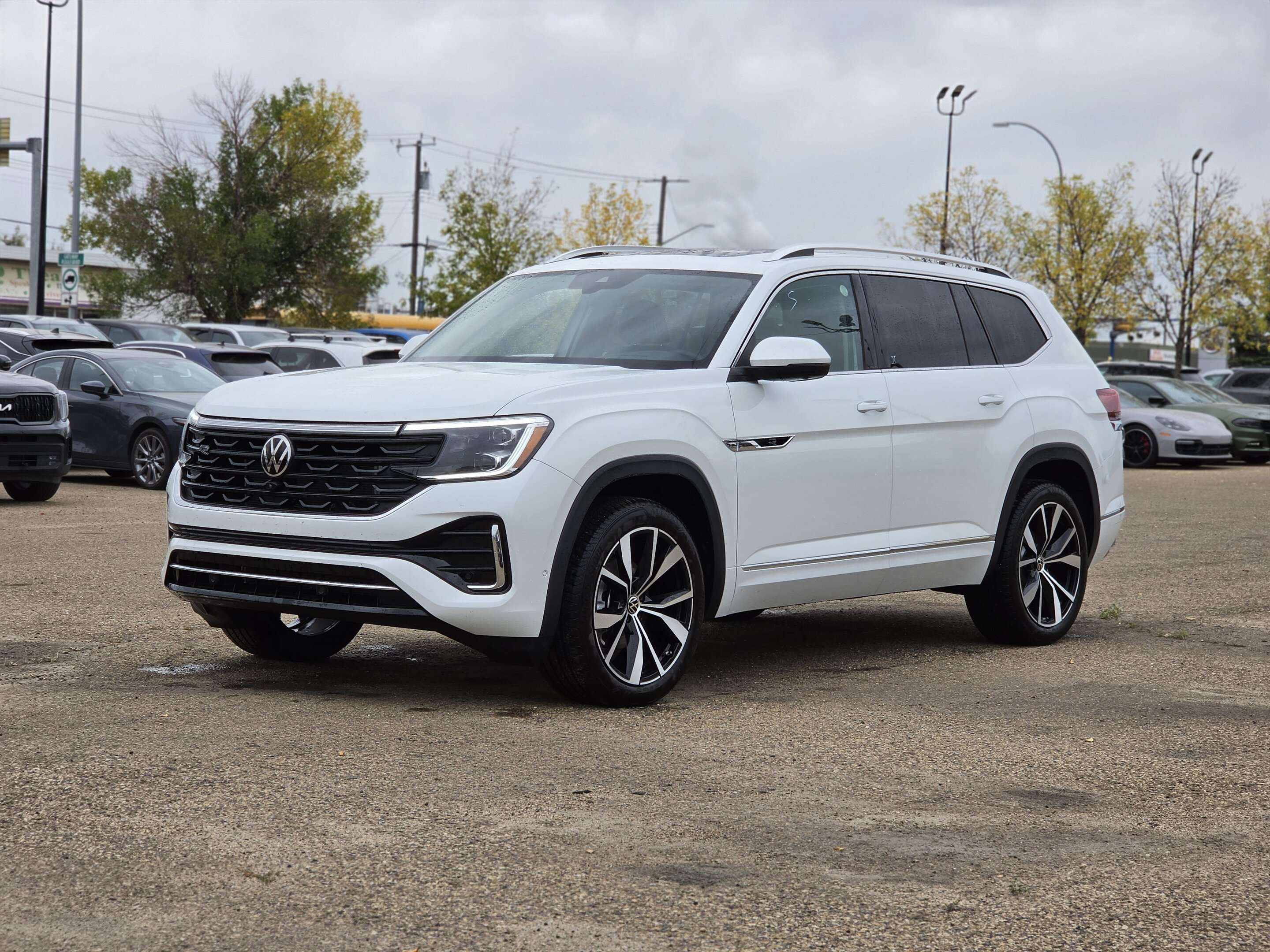 2026 Volkswagen Atlas Execline — photo 2