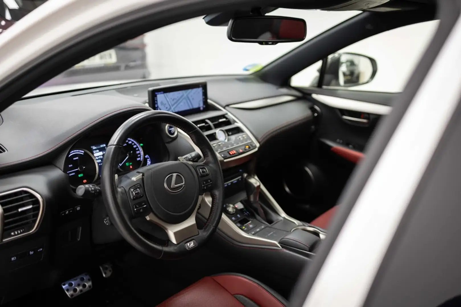 Lexus NX 300 300h F Sport Panorámico 4WD Gris - 2