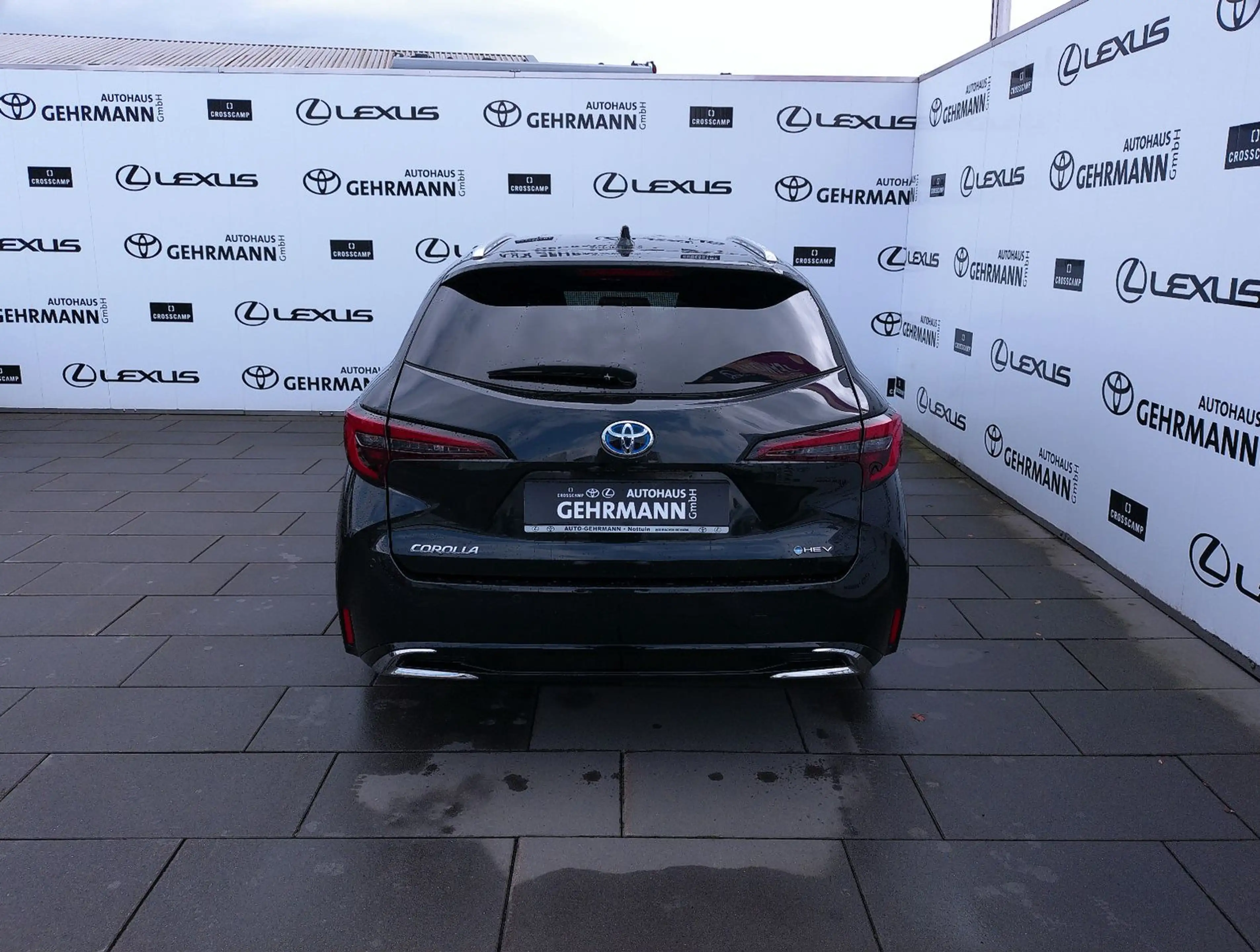 Toyota Corolla Touring Sports Hybrid Team D — photo 4