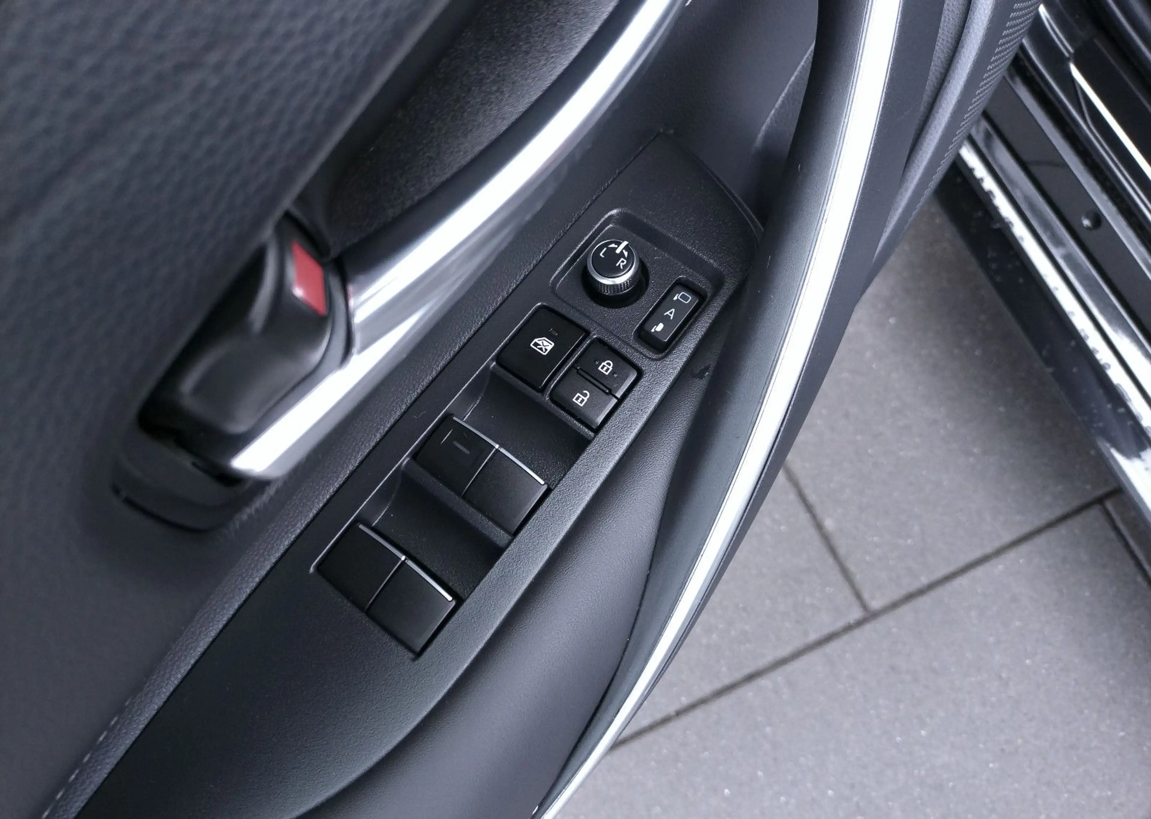 Toyota Corolla Touring Sports Hybrid Team D — photo 10