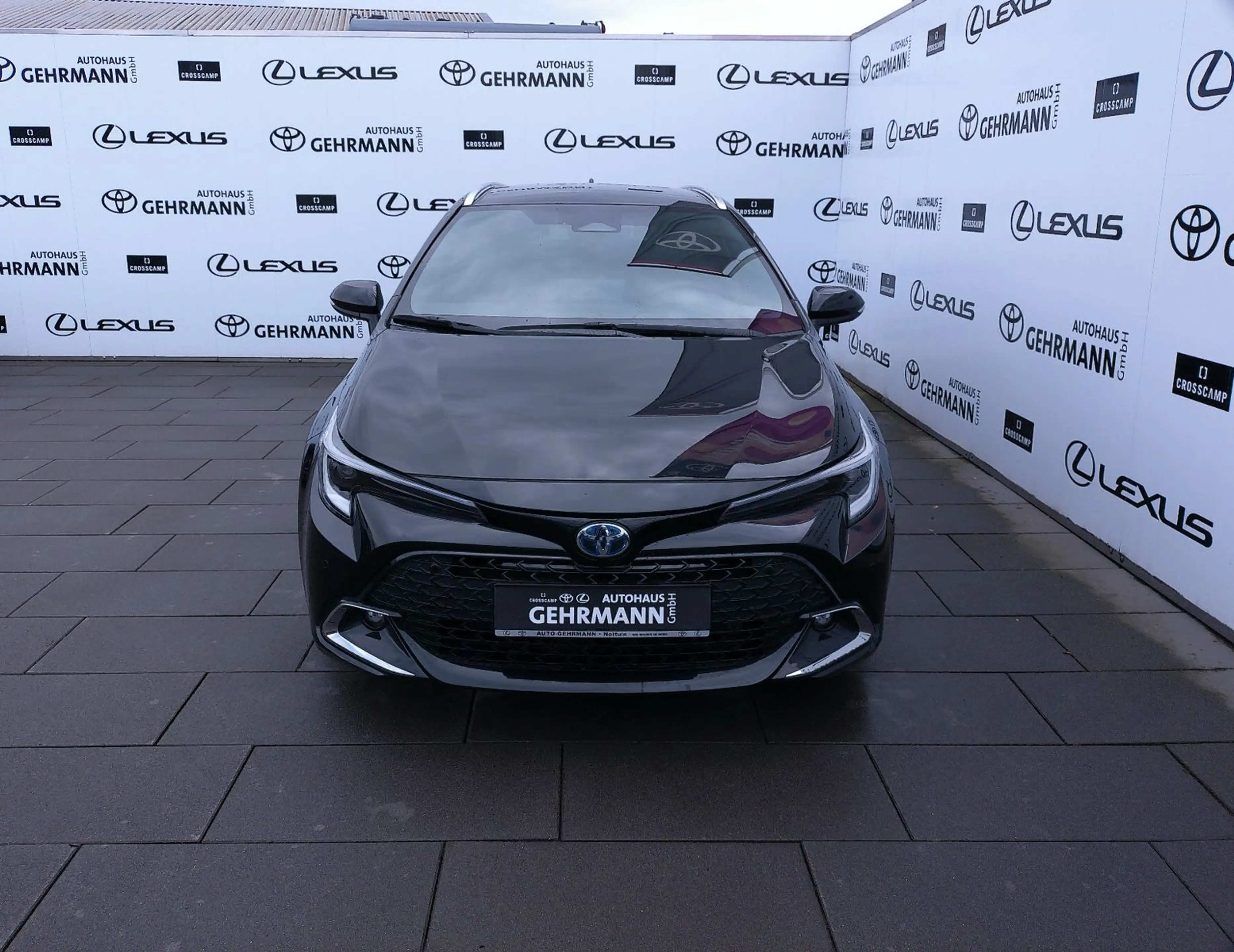 Toyota Corolla Touring Sports Hybrid Team D — photo 2