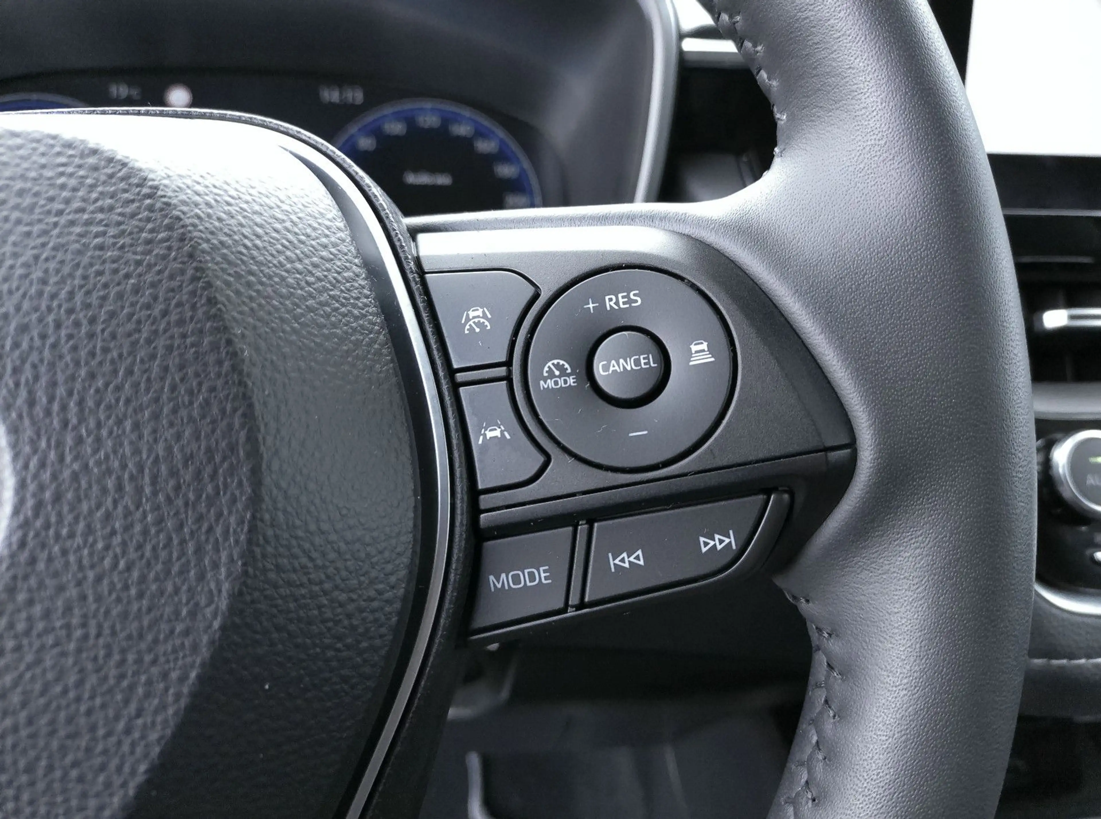 Toyota Corolla Touring Sports Hybrid Team D — photo 13