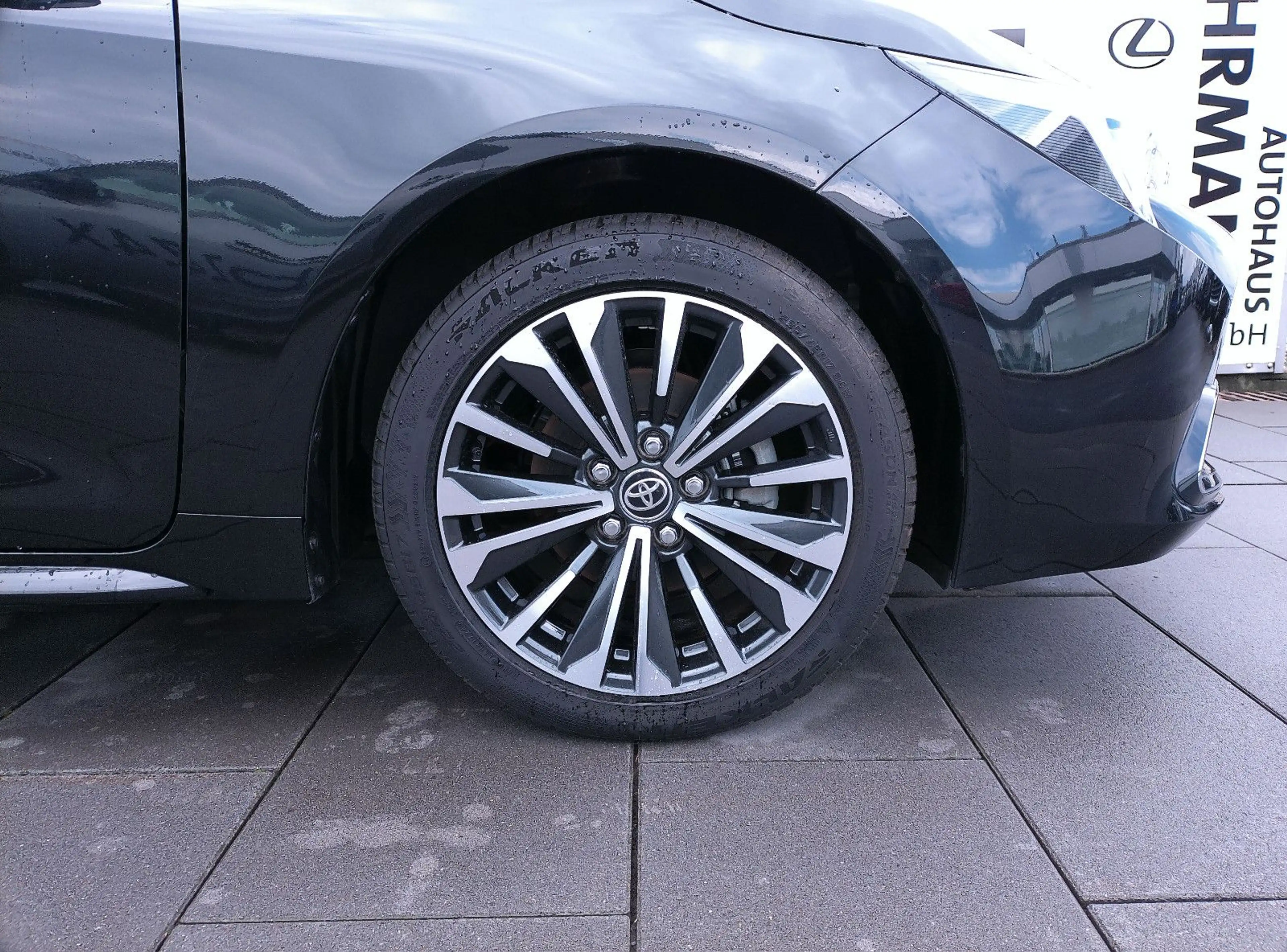 Toyota Corolla Touring Sports Hybrid Team D — photo 6