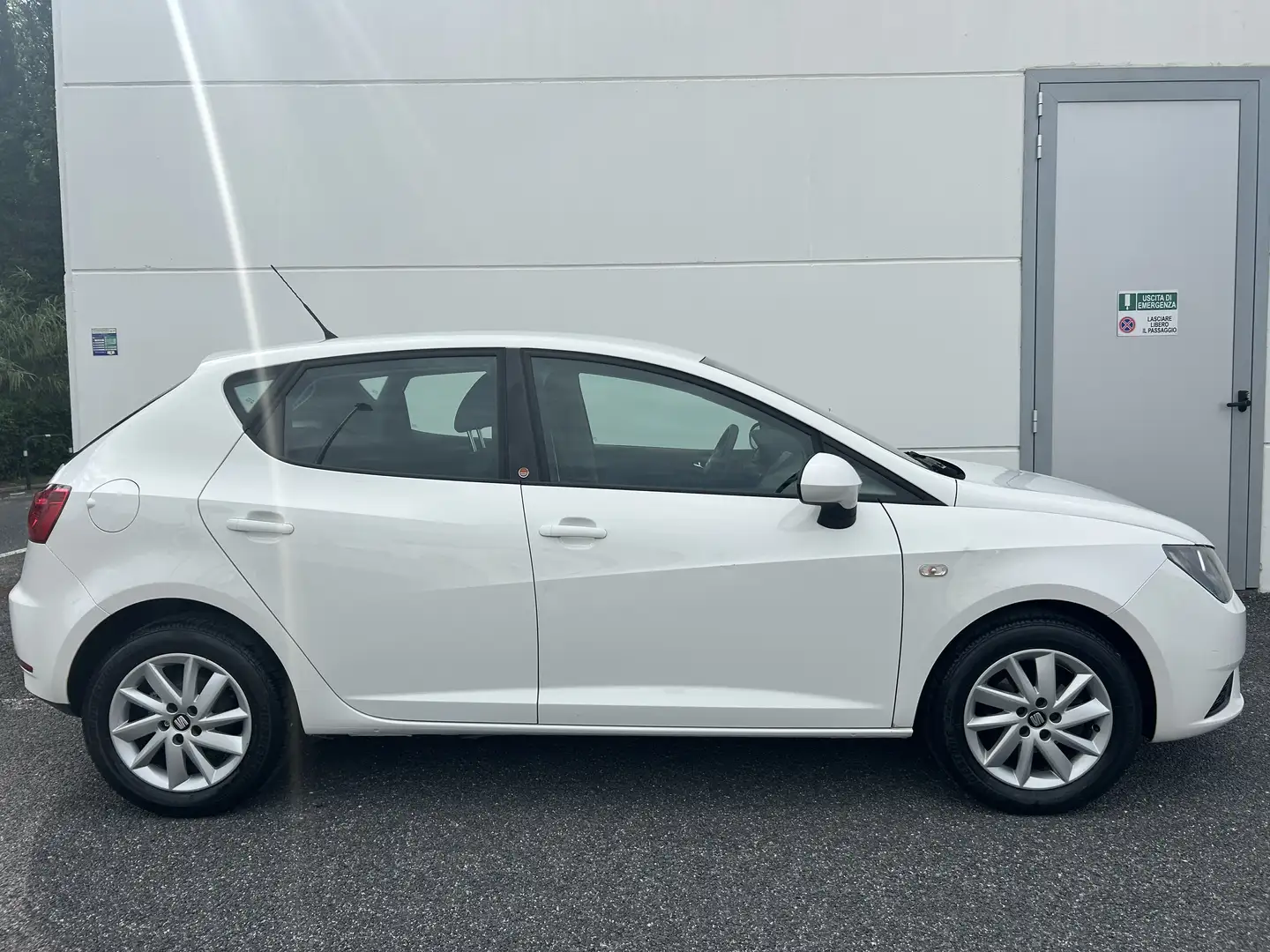 SEAT Ibiza Ibiza 5p 1.0 Connect 75cv Bianco - 1