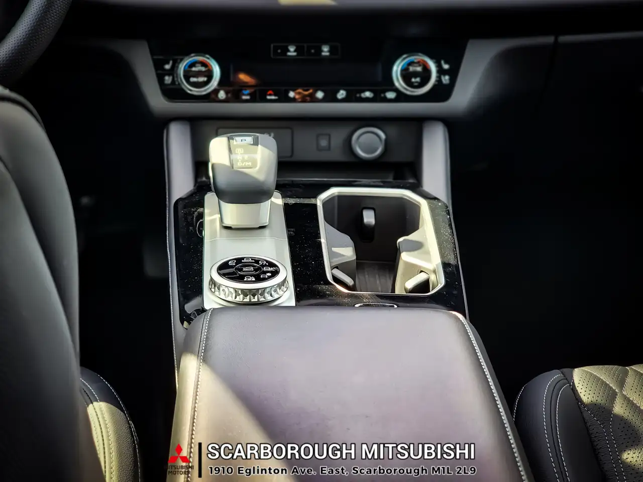 Mitsubishi Outlander снимка Mitsubishi Outlander