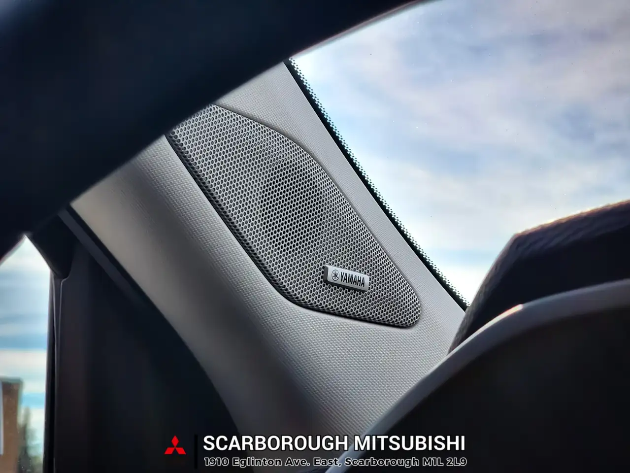 Mitsubishi Outlander снимка Mitsubishi Outlander