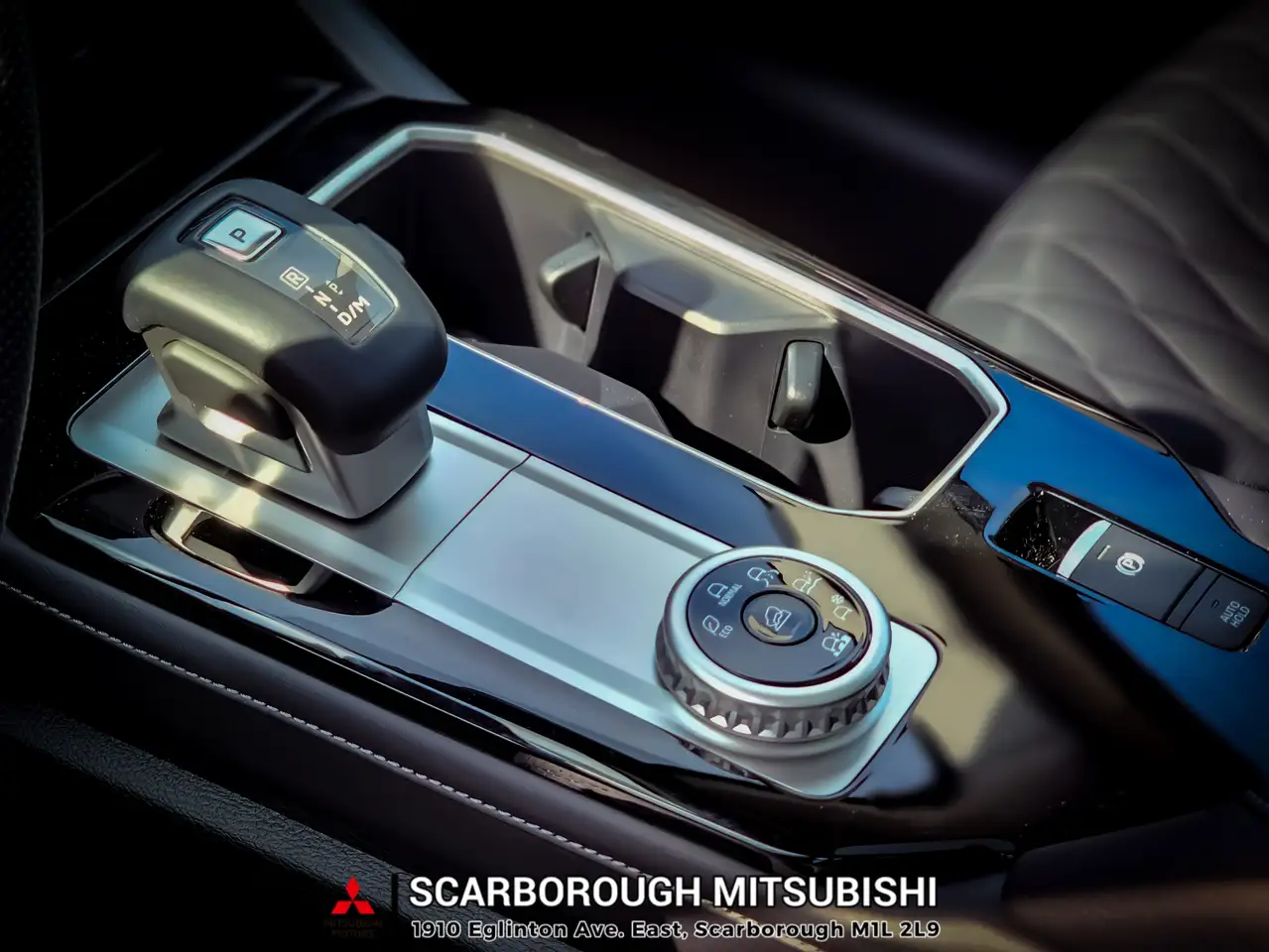 Mitsubishi Outlander снимка Mitsubishi Outlander