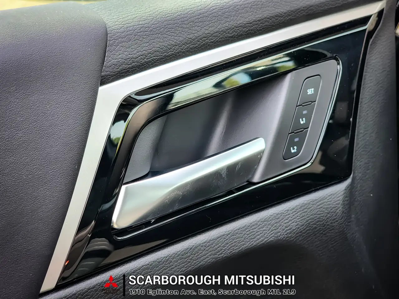 Mitsubishi Outlander снимка Mitsubishi Outlander