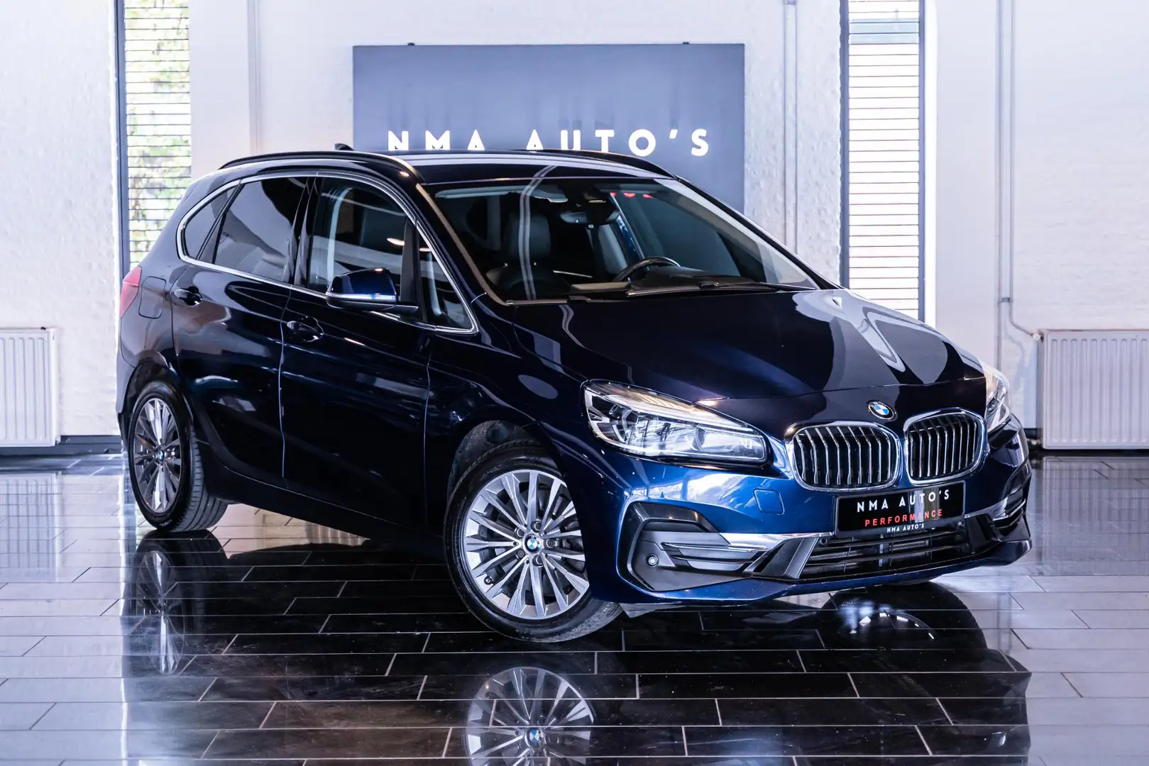 BMW 225 2-serie Active Tourer 225xe iPerformance HEAD-UP | Blauw - 2