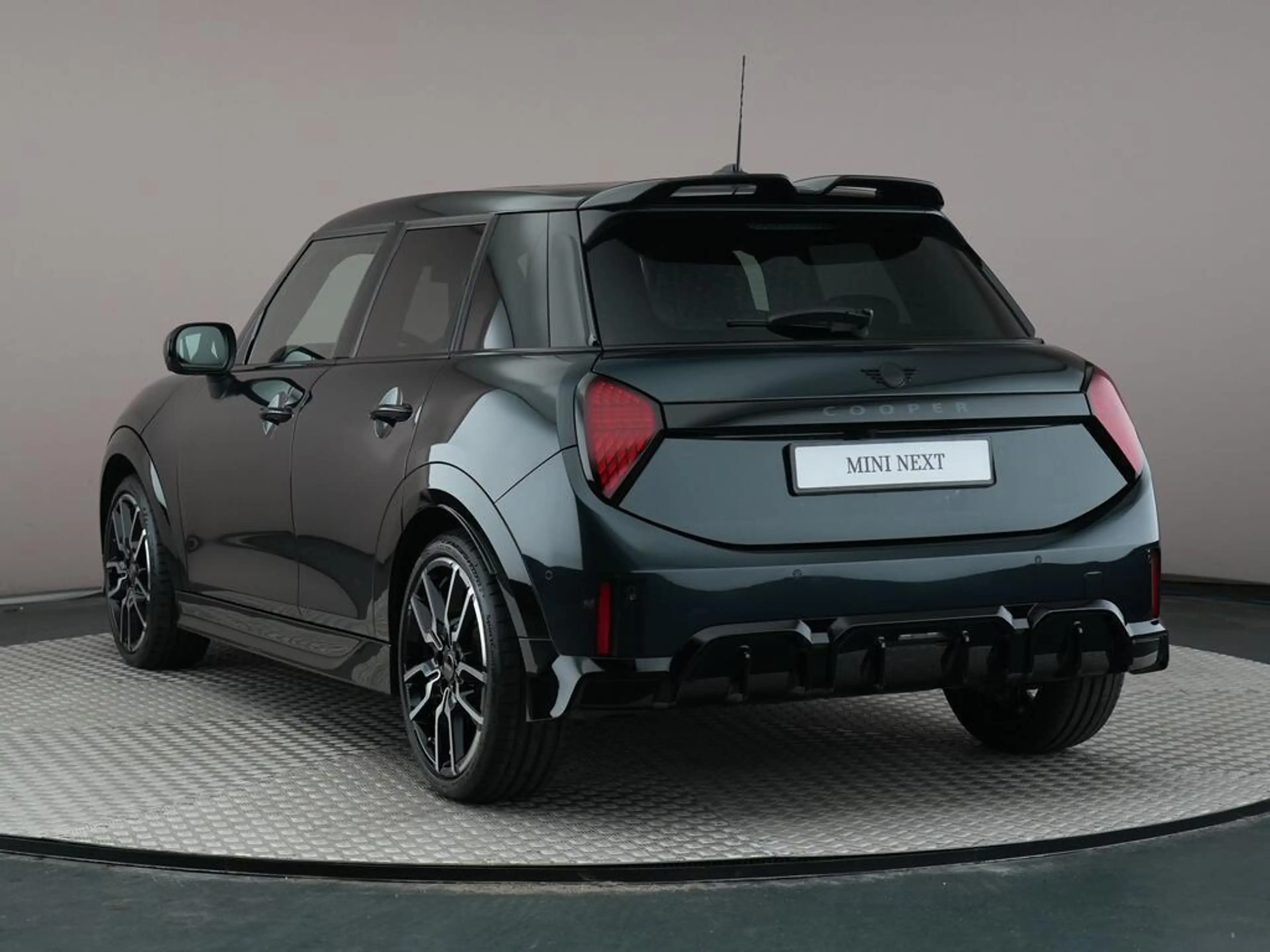 MINI Cooper C 5-Deurs | Pakket L + John Cooper Works Uitvoering — photo 7