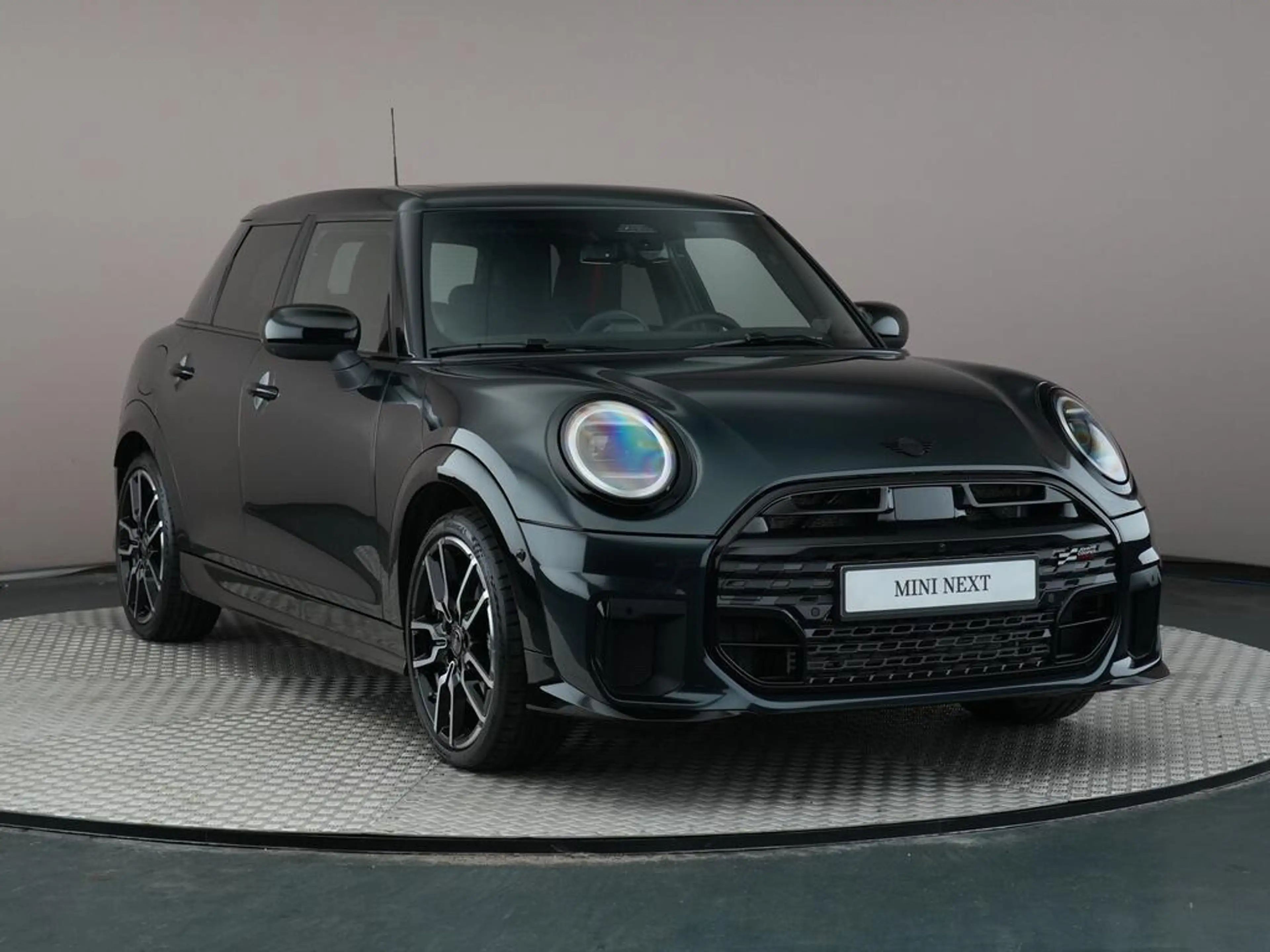 MINI Cooper C 5-Deurs | Pakket L + John Cooper Works Uitvoering — photo 3