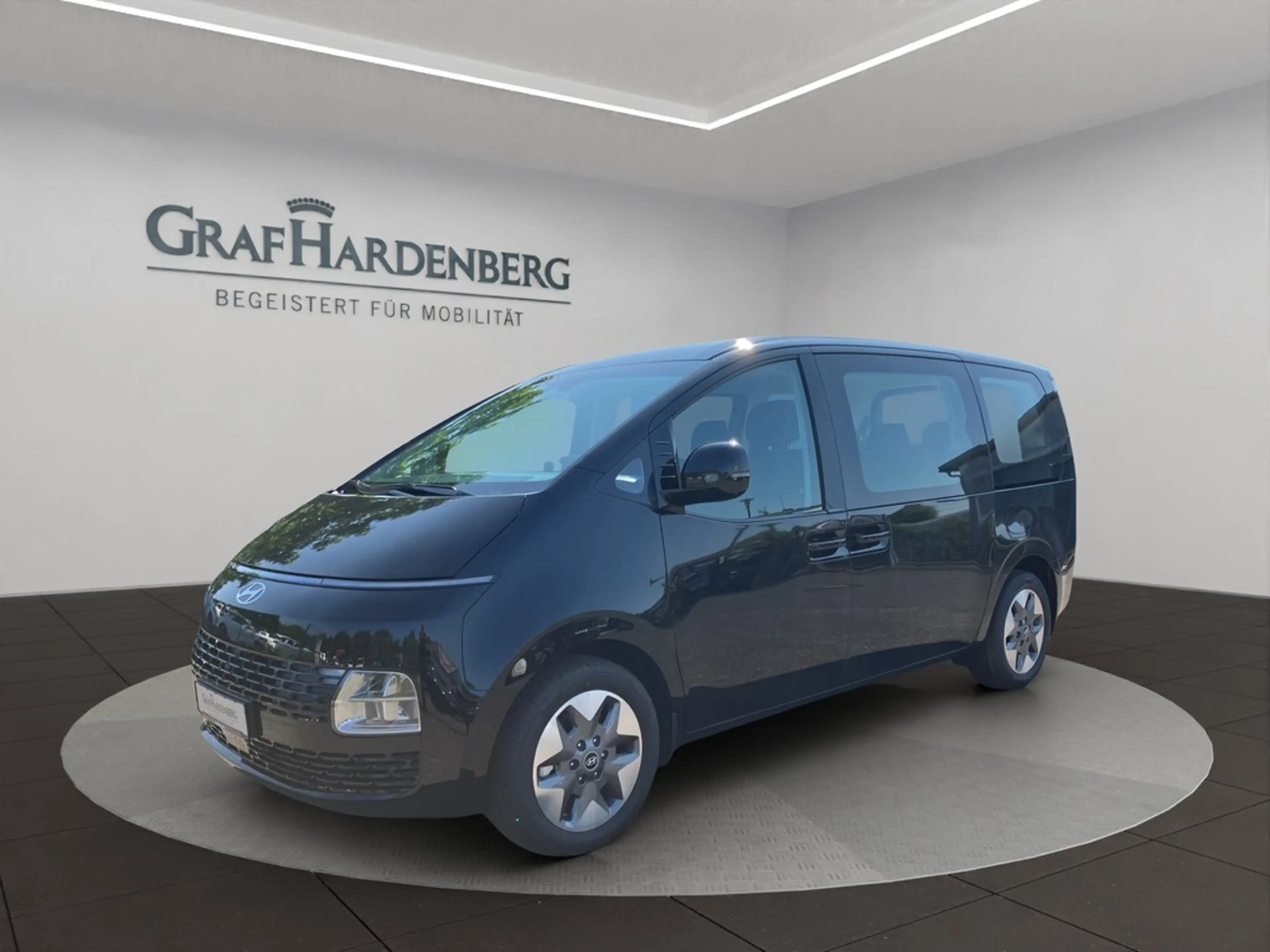 Hyundai STARIA 9 Sitz HEV 1.6 T-GDI Trend/SHZ NAVI Radio