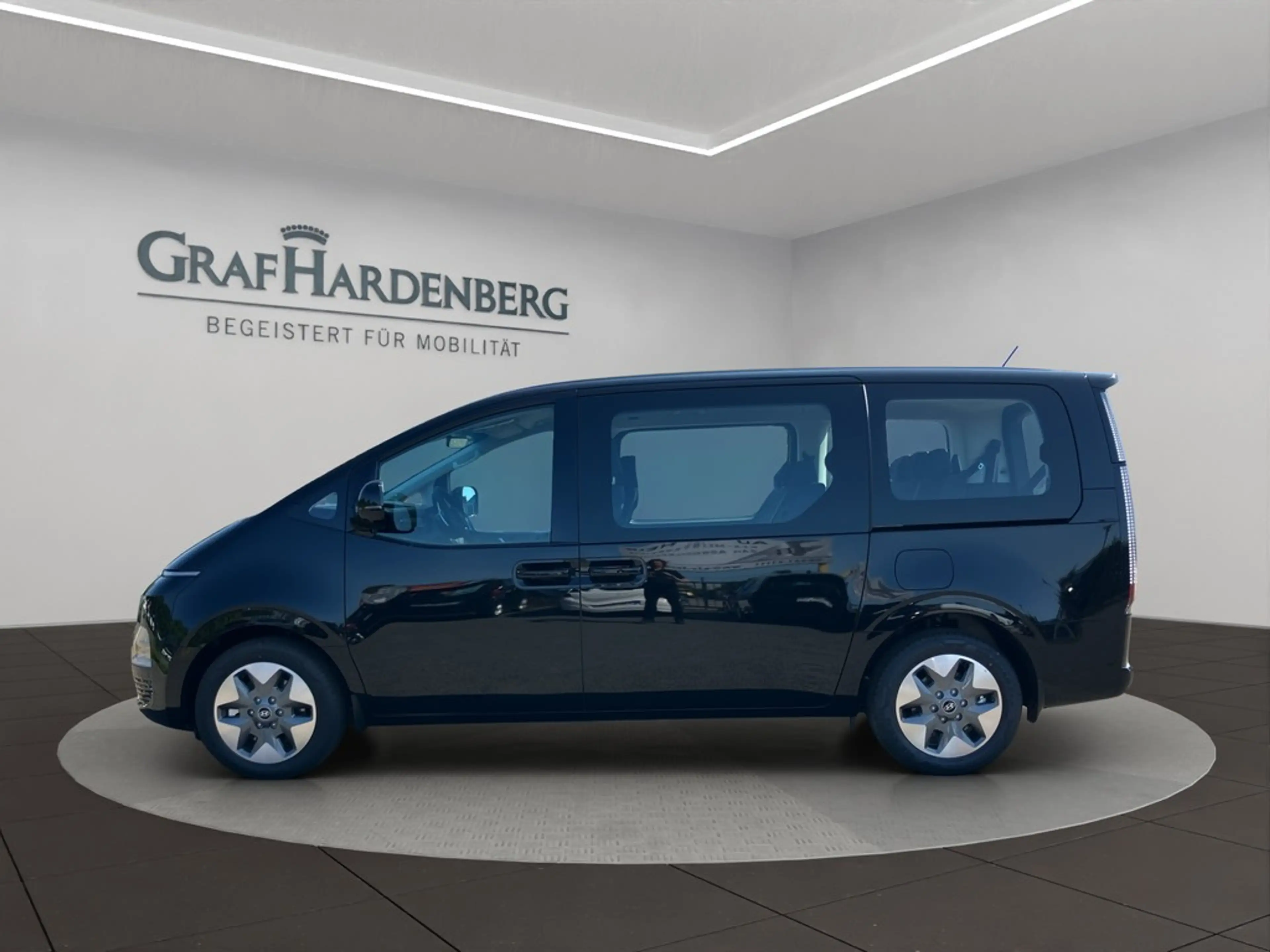Hyundai STARIA 9 Sitz HEV 1.6 T-GDI Trend/SHZ NAVI Radio — photo 2
