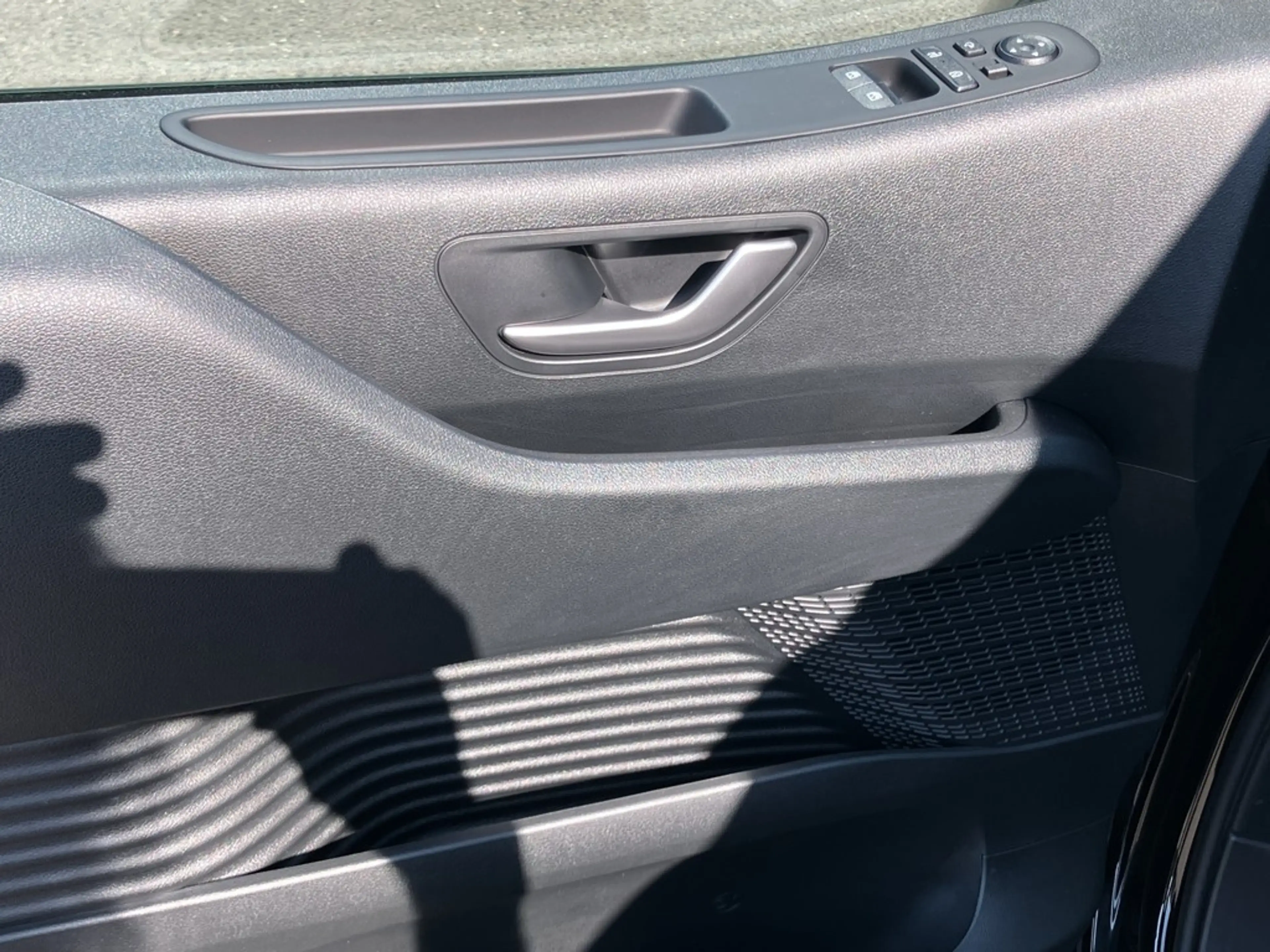 Hyundai STARIA 9 Sitz HEV 1.6 T-GDI Trend/SHZ NAVI Radio — photo 10