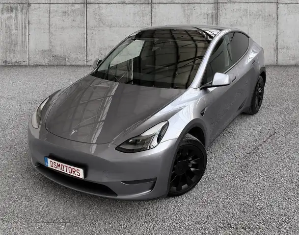 Tesla Model Y AWD Dual Motor Long Range | Trekhaak | 20" velgen | SoH 96.7% | BTW wagen!