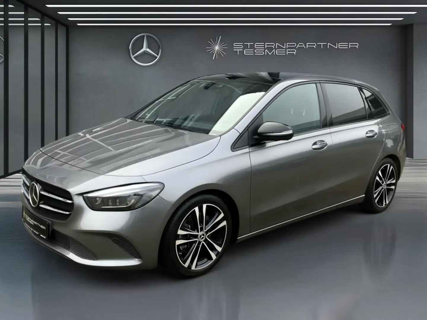 Mercedes-Benz B 250 4M Progressive, MBEAM,StHz,MEM,PANO,AHK Grau - 1