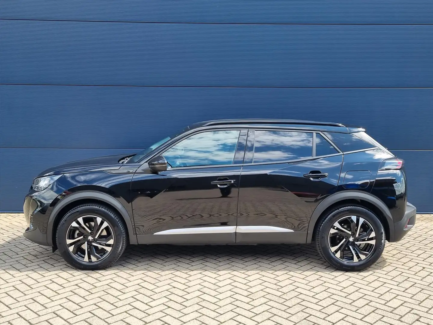 Peugeot e-2008 EV 50kWh 136pk Blue Lease Allure | Navigatie | Cam Zwart - 2