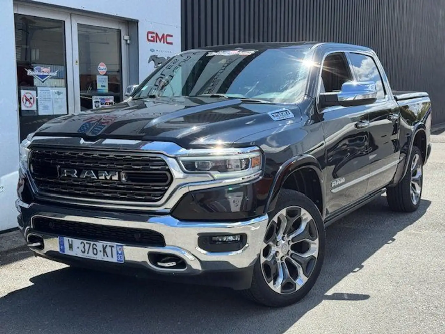 Dodge RAM 1500 LIMITED V8 5,7L HEMI Zwart - 1