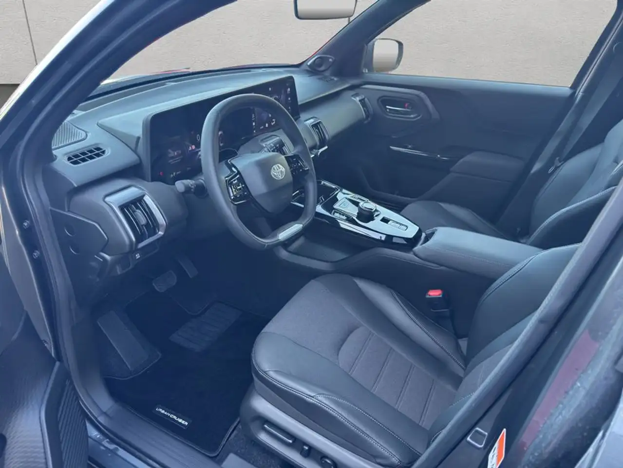 Toyota Urban Cruiser 61kWh Lounge 128 kW, 5-türig (Strom) 11