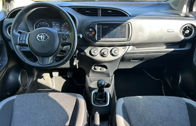 Toyota Yaris view 13