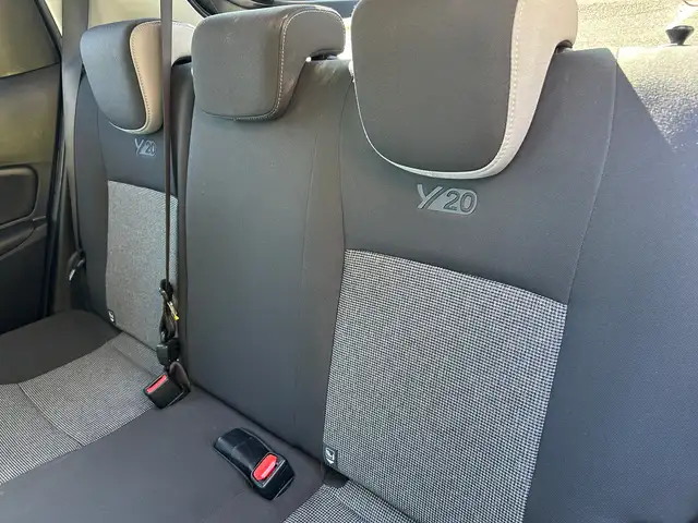 Toyota Yaris view 12