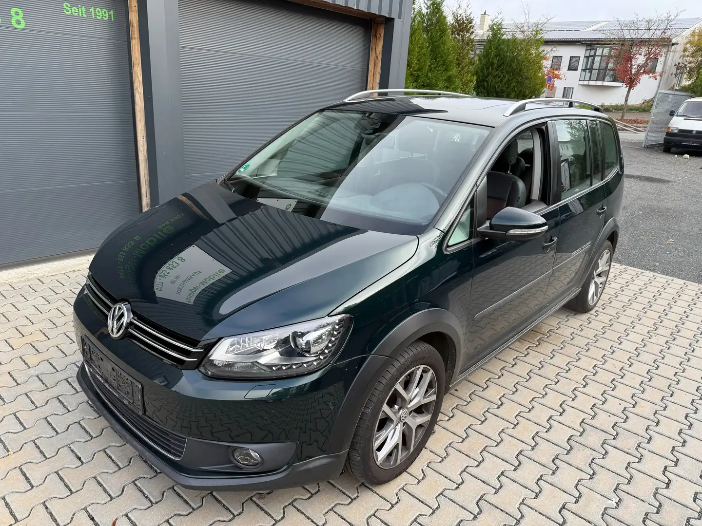 Volkswagen Touran Touran Cross1.4 TSI BiFuel DSG Highline/Leder/Pano Grün - 2