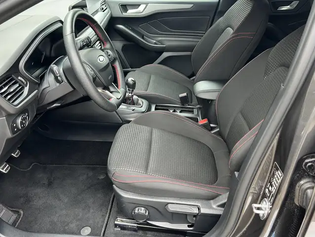 Ford Focus view 4