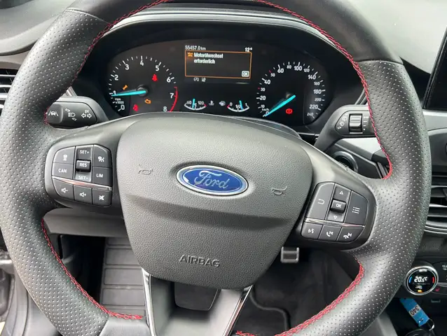 Ford Focus view 6